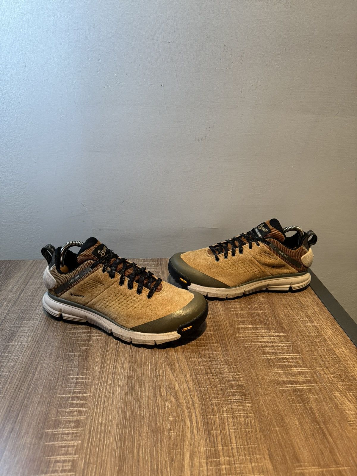 Danner Danner Trail 2650 mid GoreTex Prarie Women Sz 8.5 GTX Hiking Size US 8.5 / IT 38.5 - 2 Thumbnail