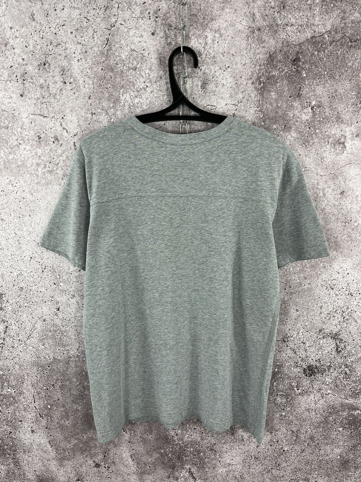 Nike Nike Vintage 2000s Track Field Tee Y2K Big Logo Grey Size L Size US L / EU 52-54 / 3 - 6 Thumbnail
