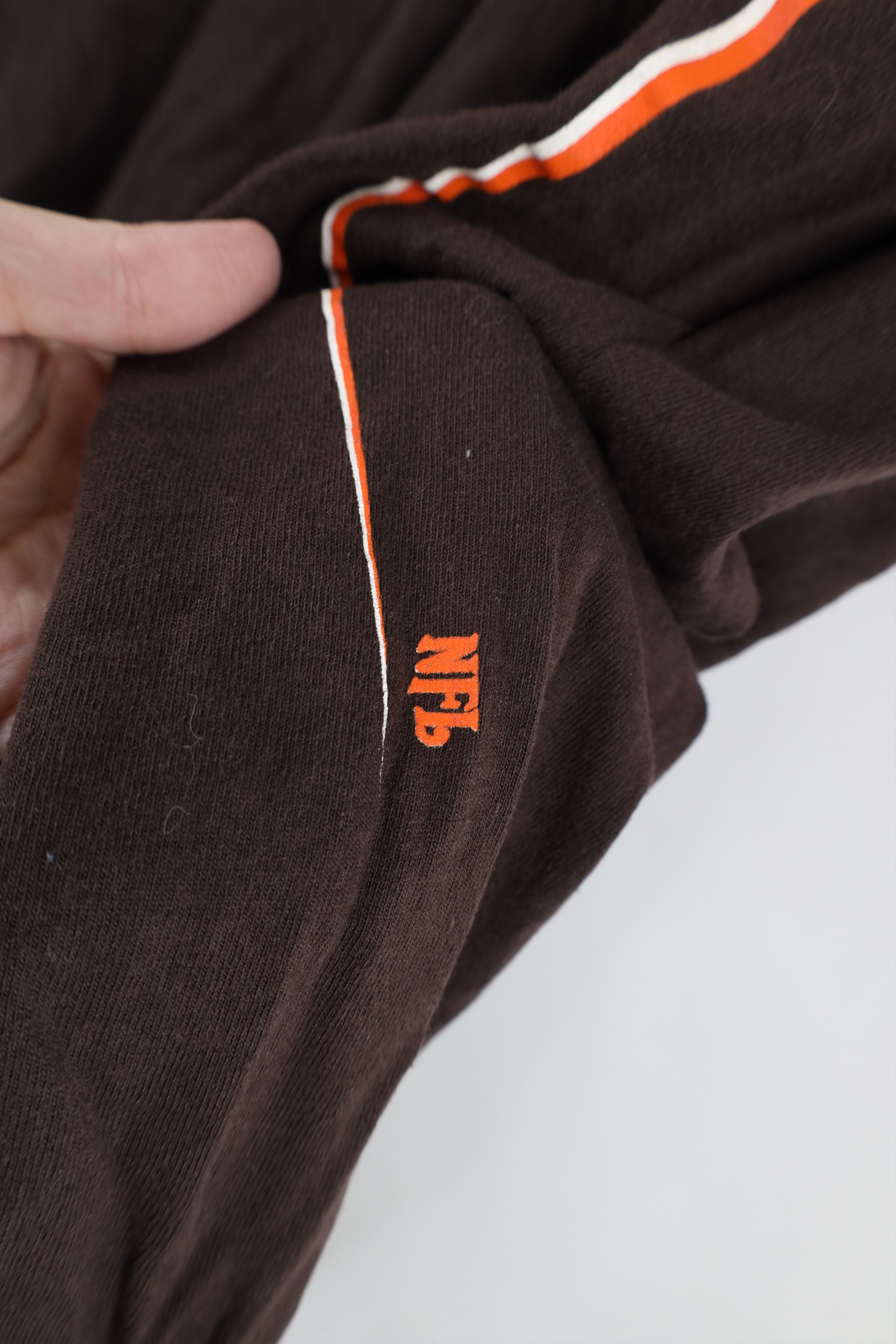 Vintage Vintage Cleveland Browns Football Long Sleeve T-Shirt Brown Size US L / EU 52-54 / 3 - 7 Thumbnail