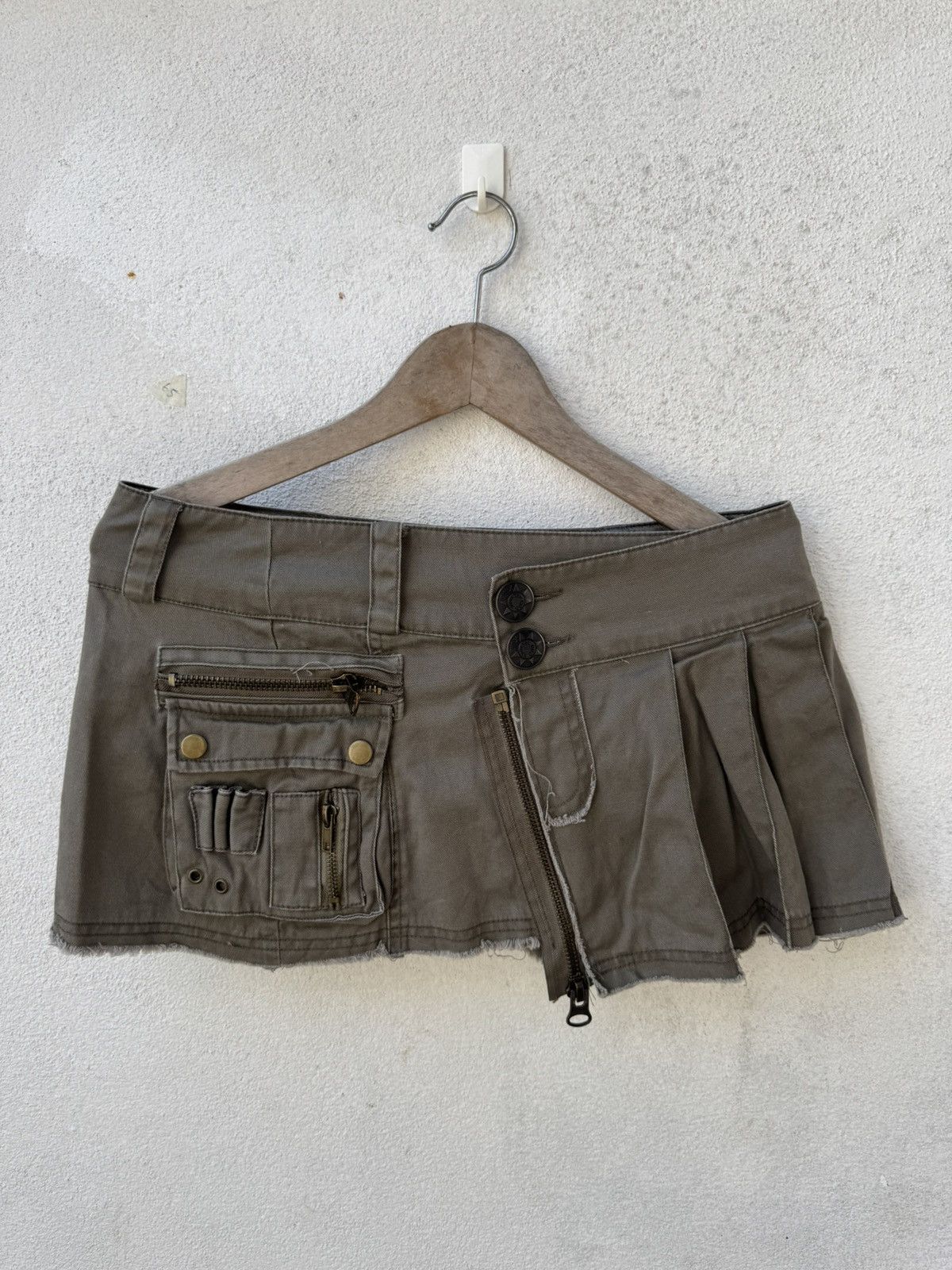 X-Girl X-GIRL MILITARY DEISGN SKIRT Size 31" - 1 Thumbnail
