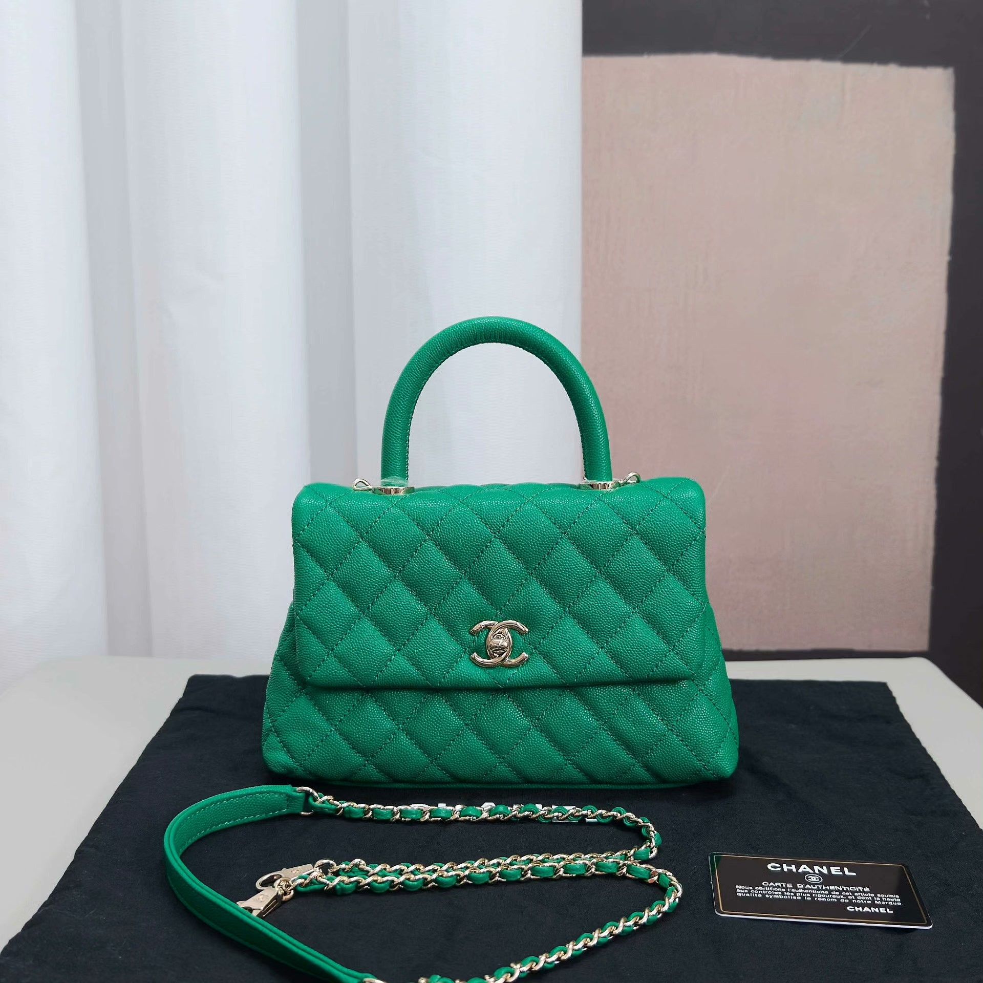 Chanel Pre-loved Bag Very good condition Size ONE SIZE - 1 Thumbnail