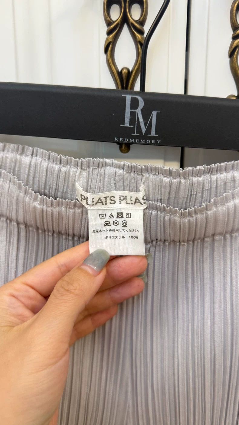 Issey Miyake Issey Miyake size:0 Grey pleated trousers Size 31" - 2 Thumbnail