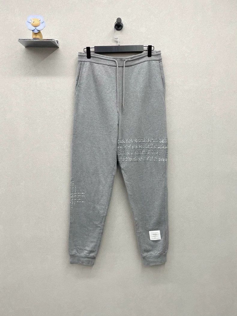 Thom Browne Thom Browne size3 Gray embroidered shorts Size US 28 / EU 44 - 1 Thumbnail