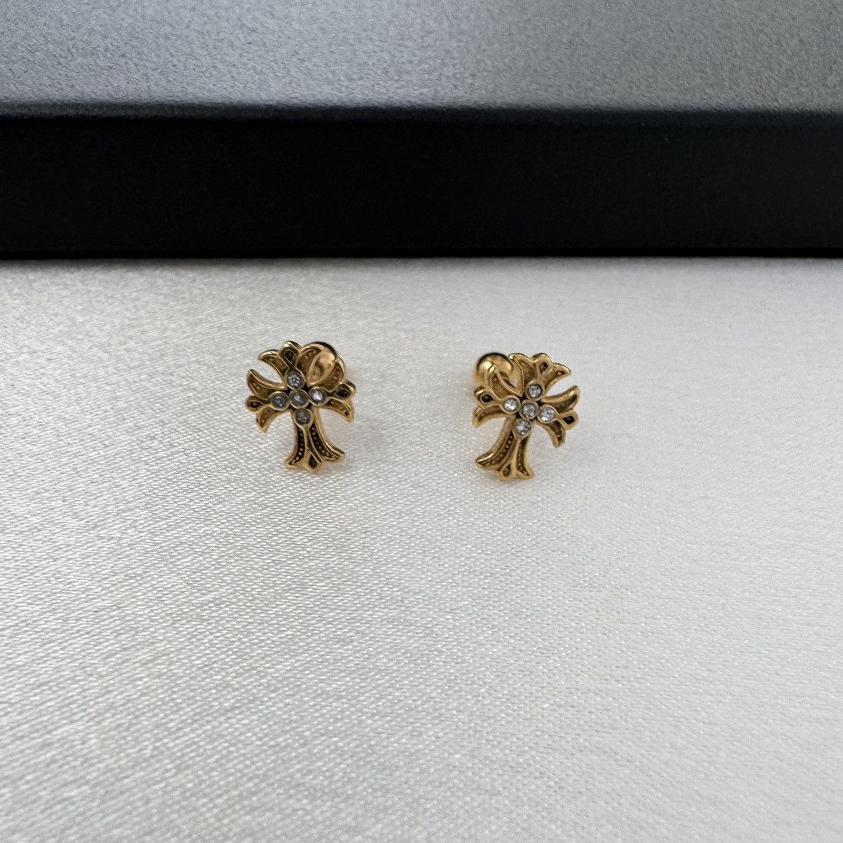 Other Screw-Back Cross Stud Earrings for Men Women,Unisex Style Size ONE SIZE - 2 Thumbnail