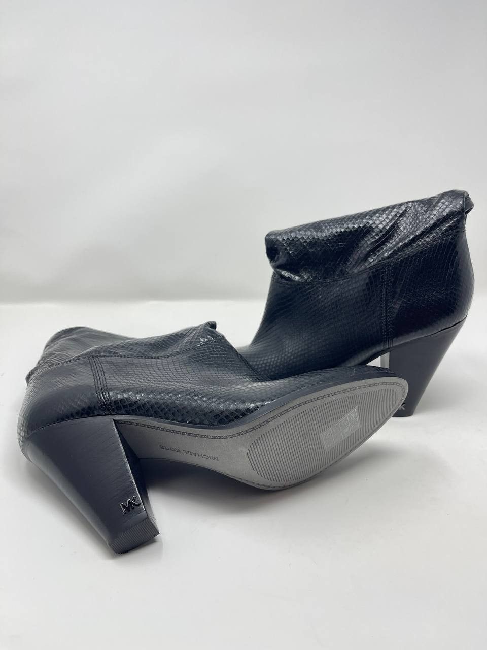 Michael Kors Michael Kors Divia Booties Size 9M Black Snakeskin Size US 9 / IT 39 - 2 Thumbnail
