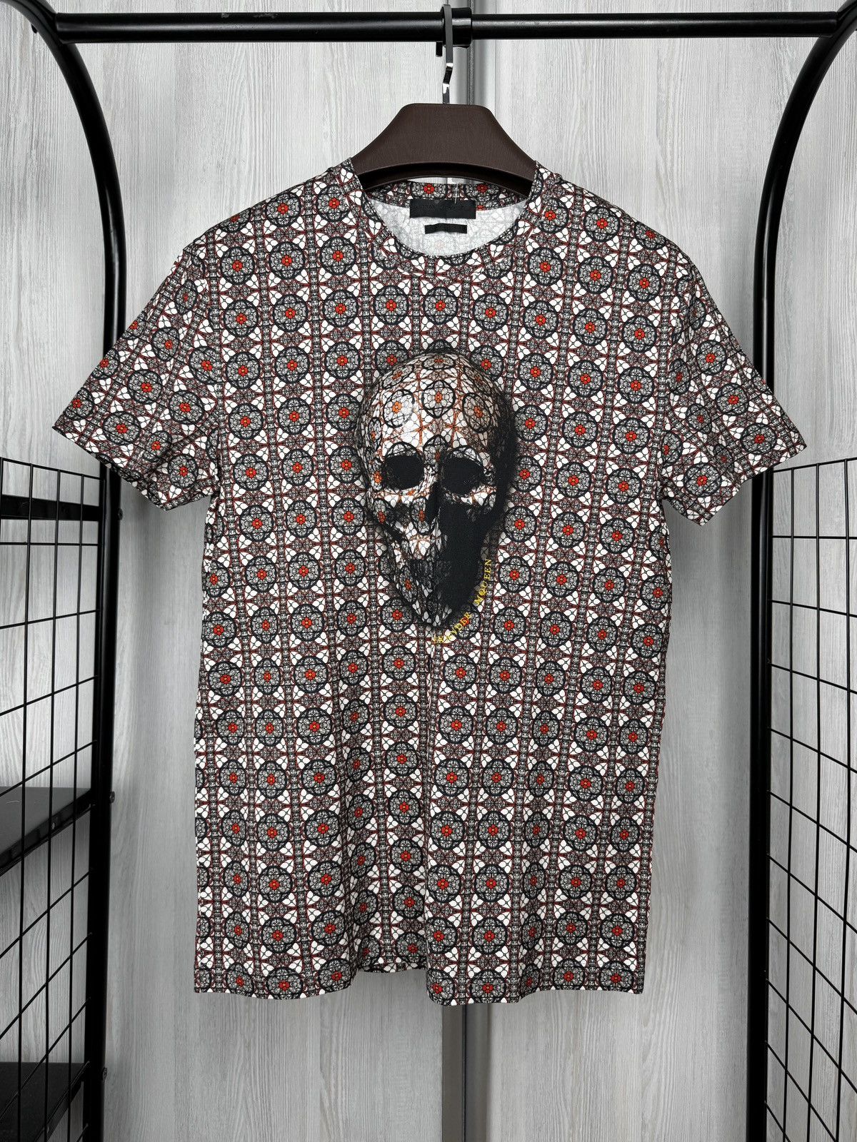Alexander McQueen Alexander McQueen Rare Skull & Floral Graphic Design T-Shirt Size US M / EU 48-50 / 2 - 2 Thumbnail