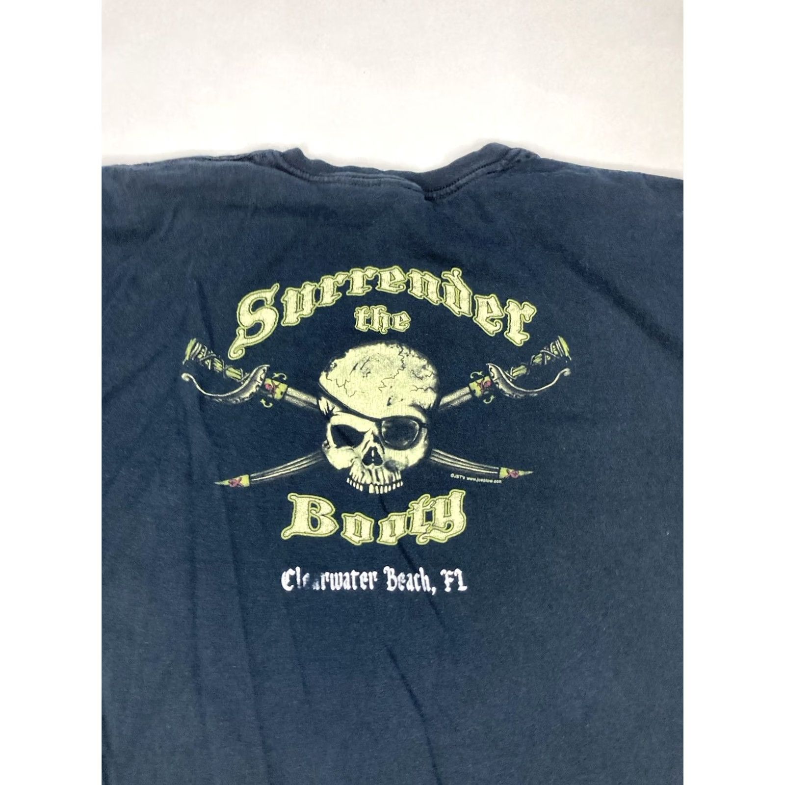 Gildan Gildan Surrender The Booty T-Shirt Men XL Black Skull Graphic Print Crew Neck Short Sleeve Shirt Size US XL / EU 56 / 4 - 2 Thumbnail