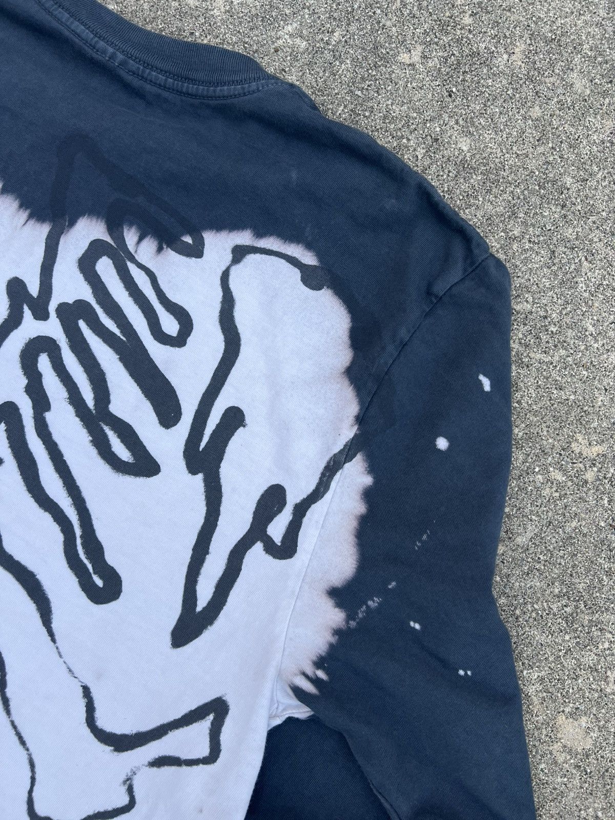 Fragment Design × Kaws × Travis Scott Travis Scott KAWS Fragment Design Long Sleeve Shirt Size L Size US L / EU 52-54 / 3 - 11 Thumbnail
