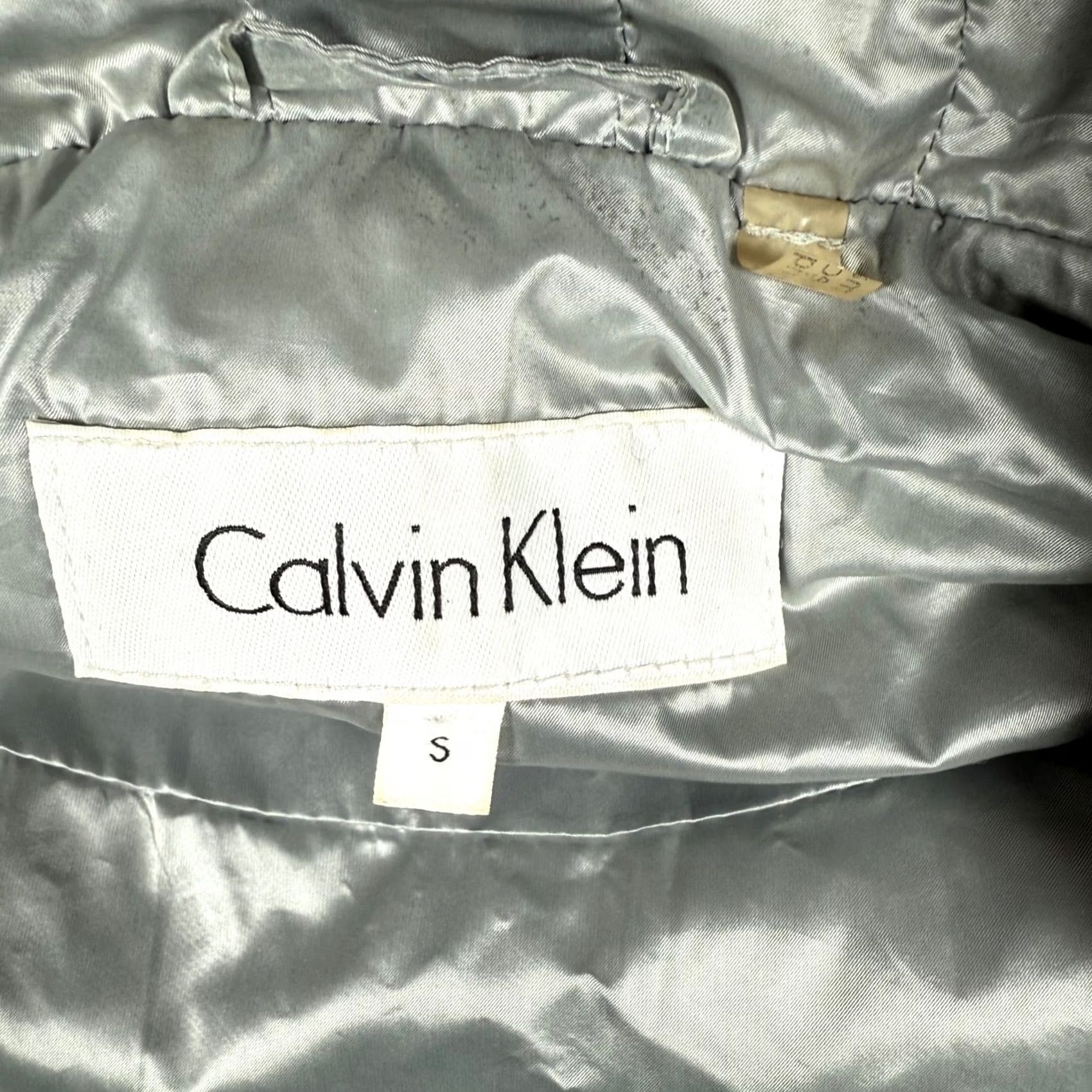 Calvin Klein Calvin Klein Silver Puffer Vest Women Small Down Fill Lightweight Padded Zip Full Zip Pockets Quilted Outdoor Casual Travel Sleeveless Vest Size S / US 4 / IT 40 - 3 Thumbnail