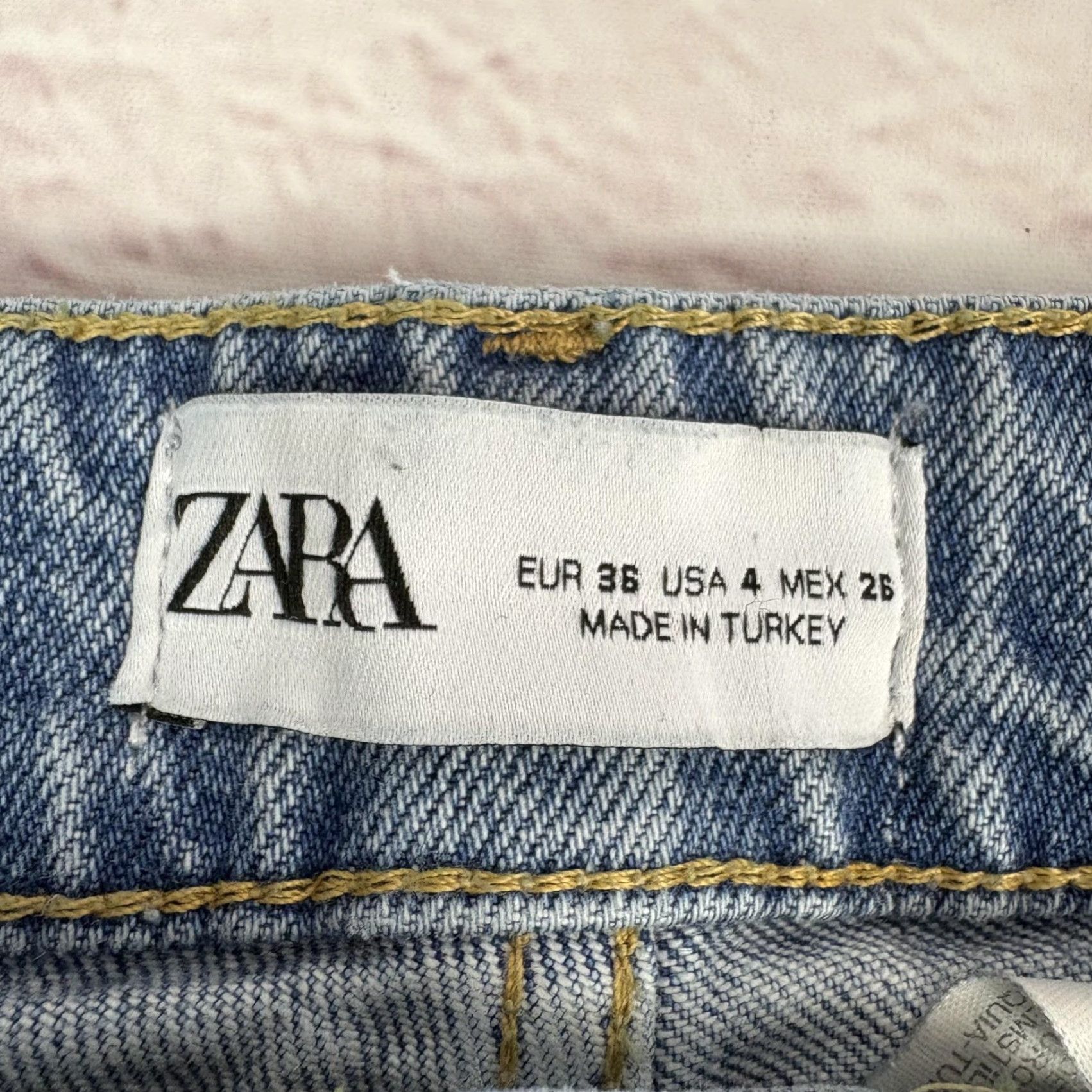 Zara VINTAGE Zara Jeans Womens 4 Blue Mid Rise Straight Distressed Crop Raw Hem 26x26 Denim Size 27" / US 4 / IT 40 - 5 Thumbnail