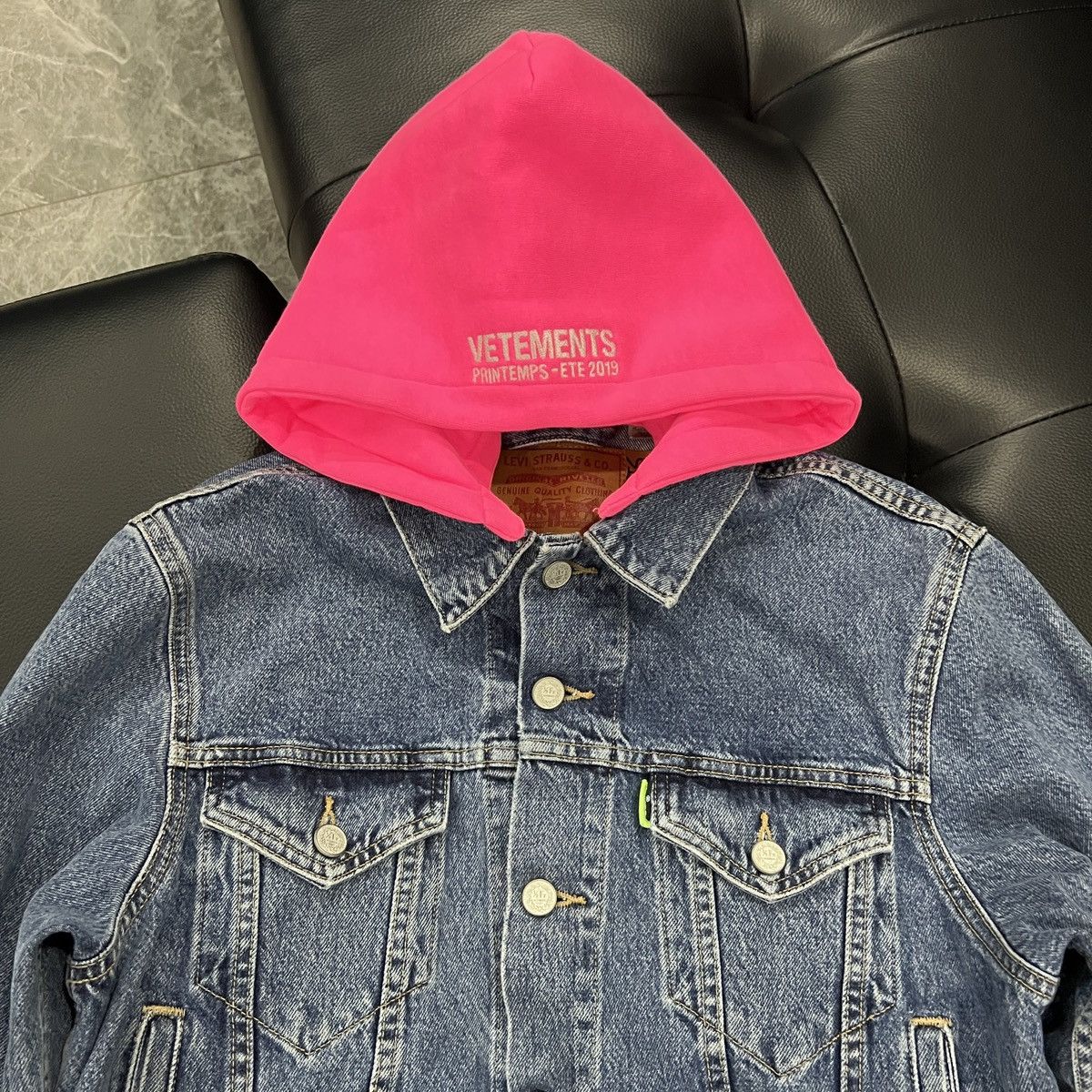 Levi's × Vetements Vetements Size US L / EU 52-54 / 3 - 5 Thumbnail
