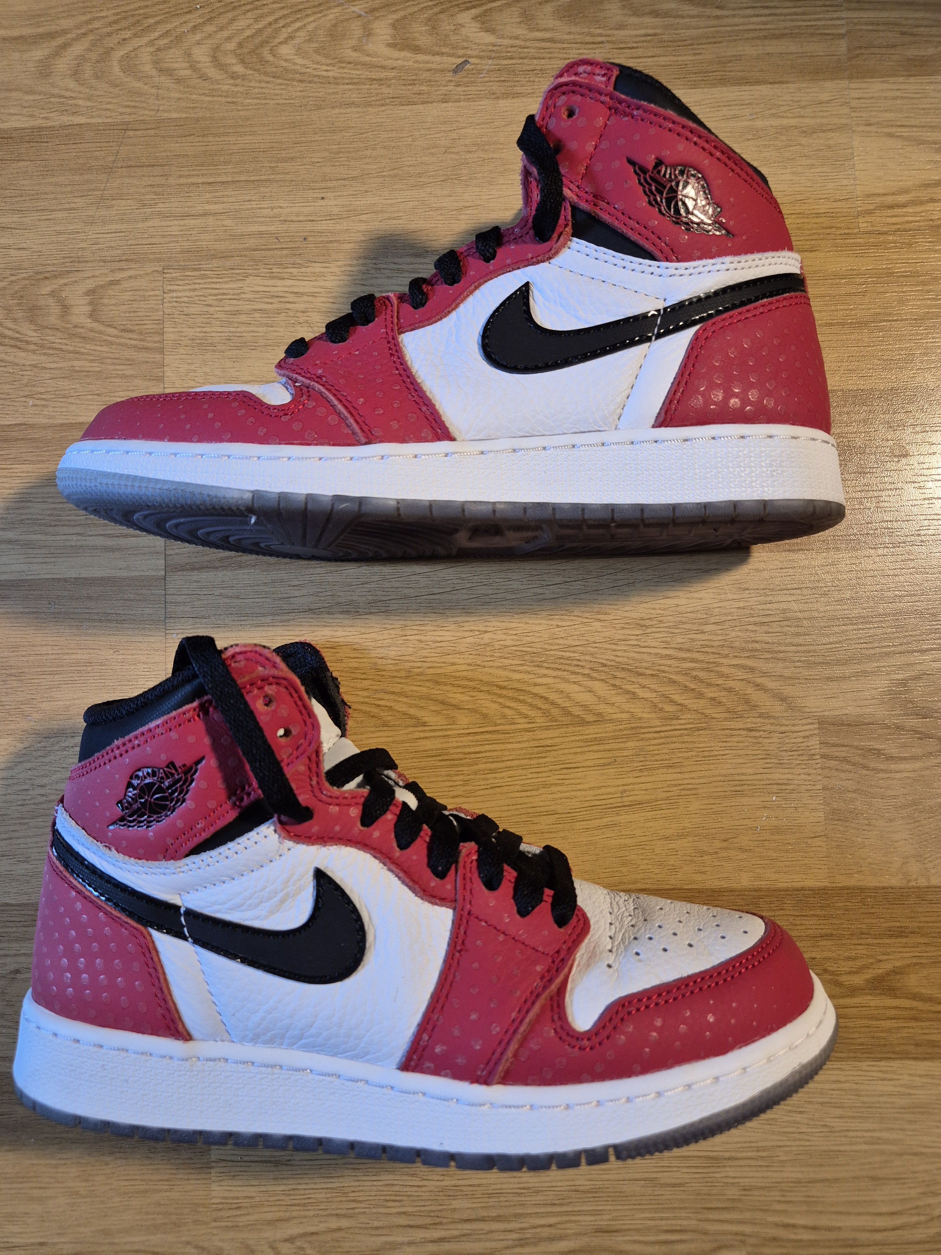 Jordan Brand Marvel x Air Jordan 1 Retro High Origin Story (GS) Size US 6 / EU 39 - 3 Thumbnail