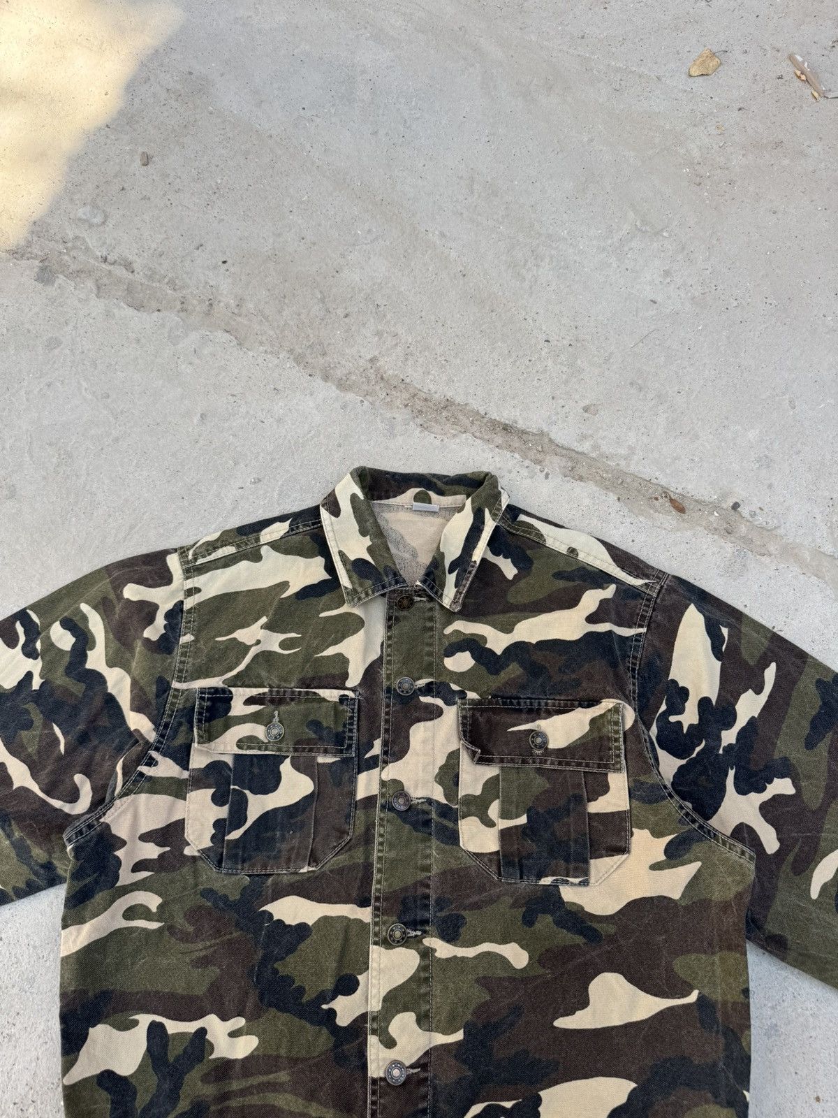Japanese Brand VINTAGE BOXY MILITARY CAMO JACKET Size US S / EU 44-46 / 1 - 3 Thumbnail