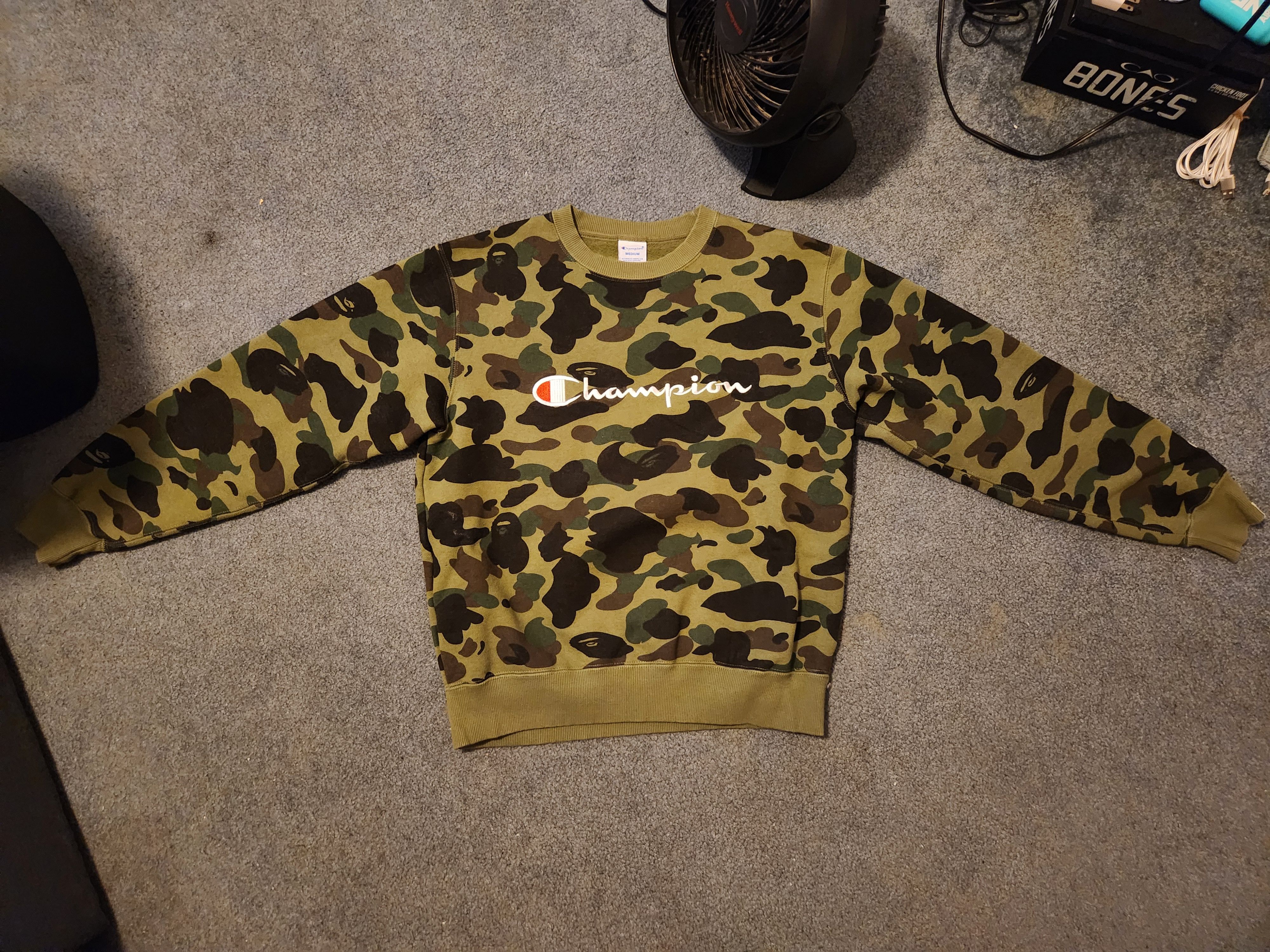 Bape × Champion BAPE x CHAMPION 1ST CAMO CREWNECK Size US M / EU 48-50 / 2 - 8 Thumbnail