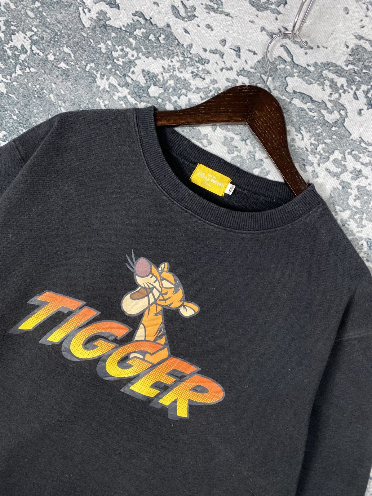 Disney Vintage Tiger x Disney Crewneck Faded Sweatshirts Size US L / EU 52-54 / 3 - 2 Thumbnail
