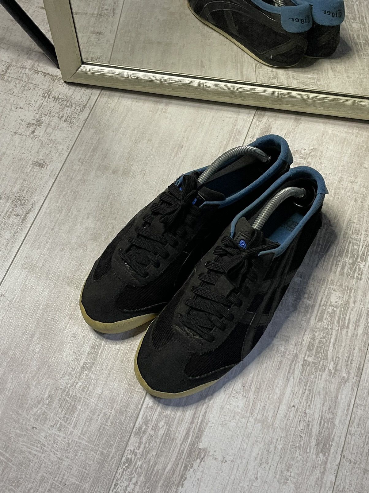Asics Vintage Asics Onitsuka Tiger Mexico 66 Black Welvet Sneakers Size US 8 / EU 41 - 4 Thumbnail