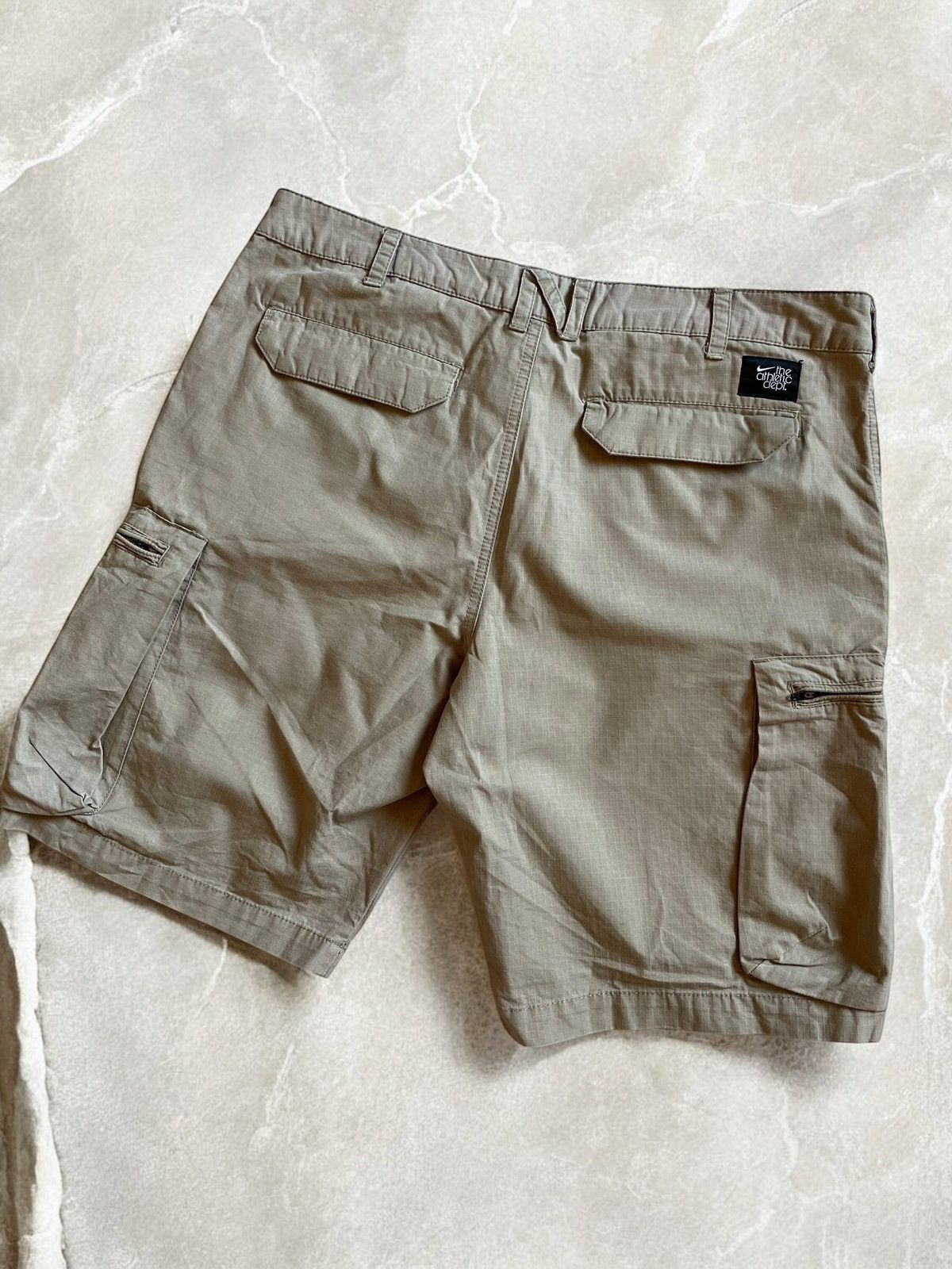 Nike × Vintage NIKE VINTAGE CARGO MILITARY Logo Shorts Swoosh Beige Bermuda Size US 33 - 1 Thumbnail