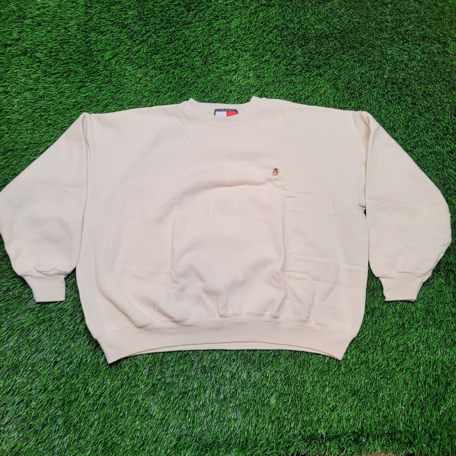 Tommy Hilfiger VTG 90s Tommy Hilfiger Boxy Crop Drop Shoulder Sweatshirt XL Size US XL / EU 56 / 4 - 1 Thumbnail