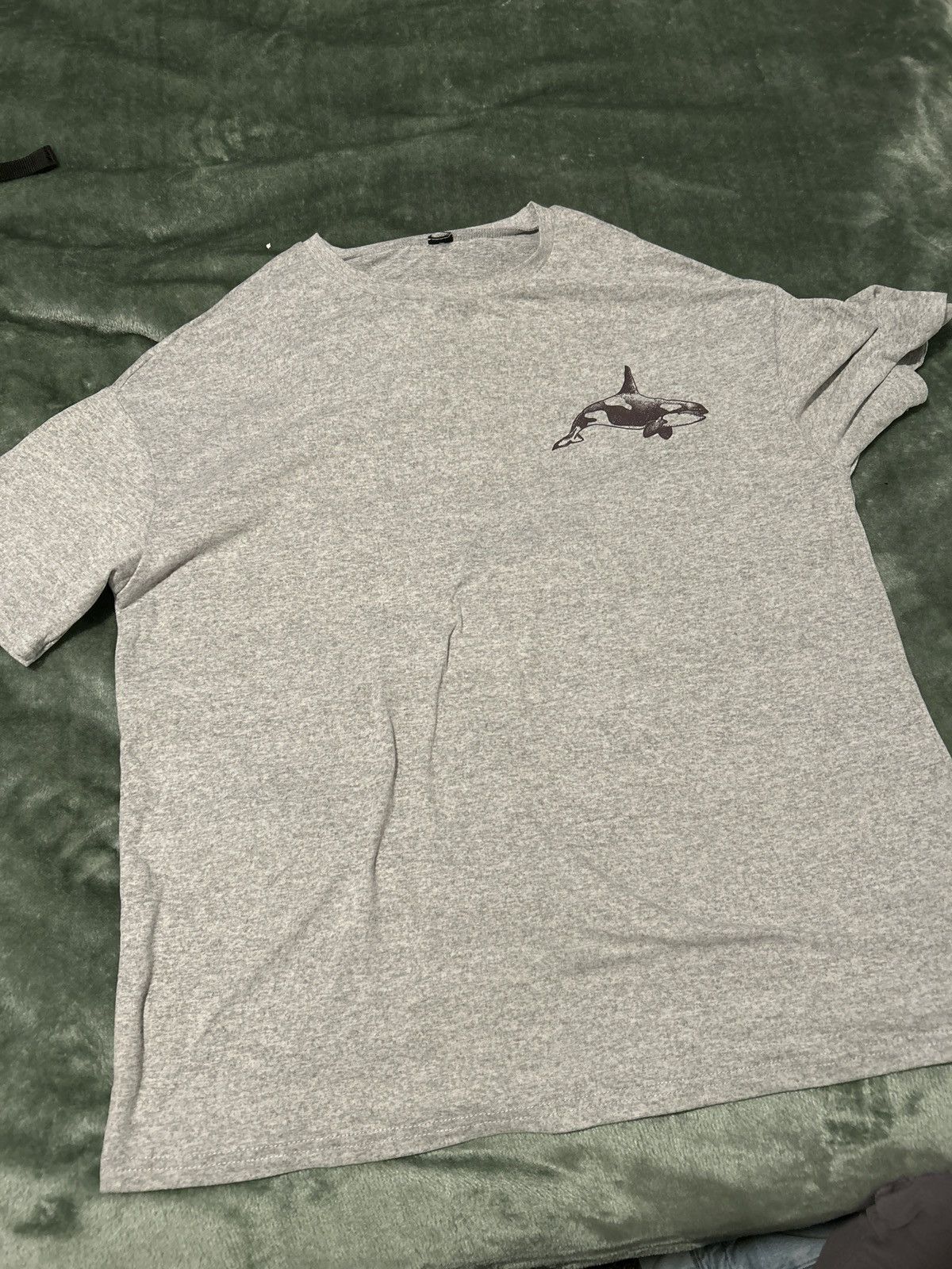 Shein Grey whale shirt Size L / US 10 / IT 46 - 1 Thumbnail