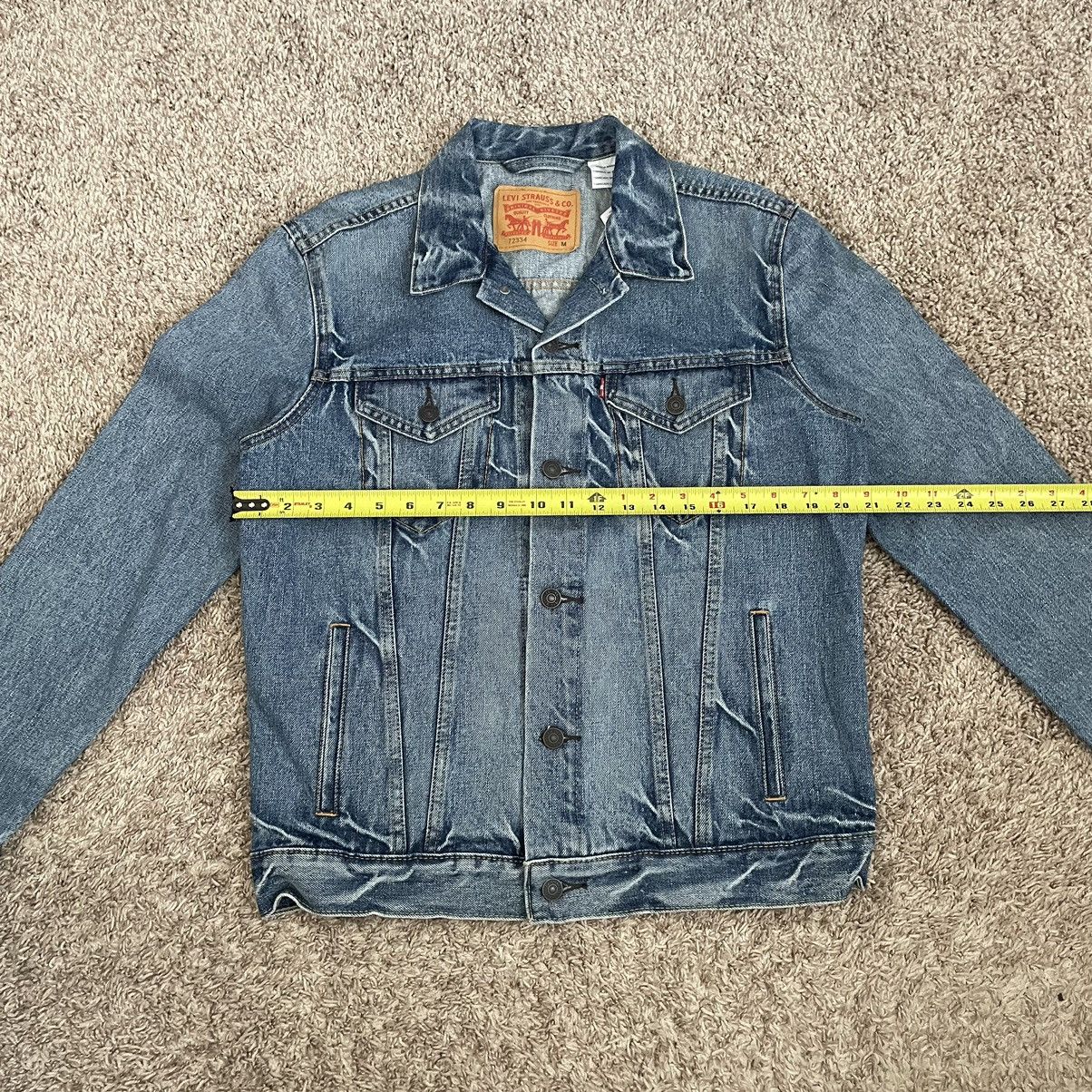 Levi's Levi’s Premium Faded Light Wash Denim Trucker Jacket Size US M / EU 48-50 / 2 - 7 Thumbnail