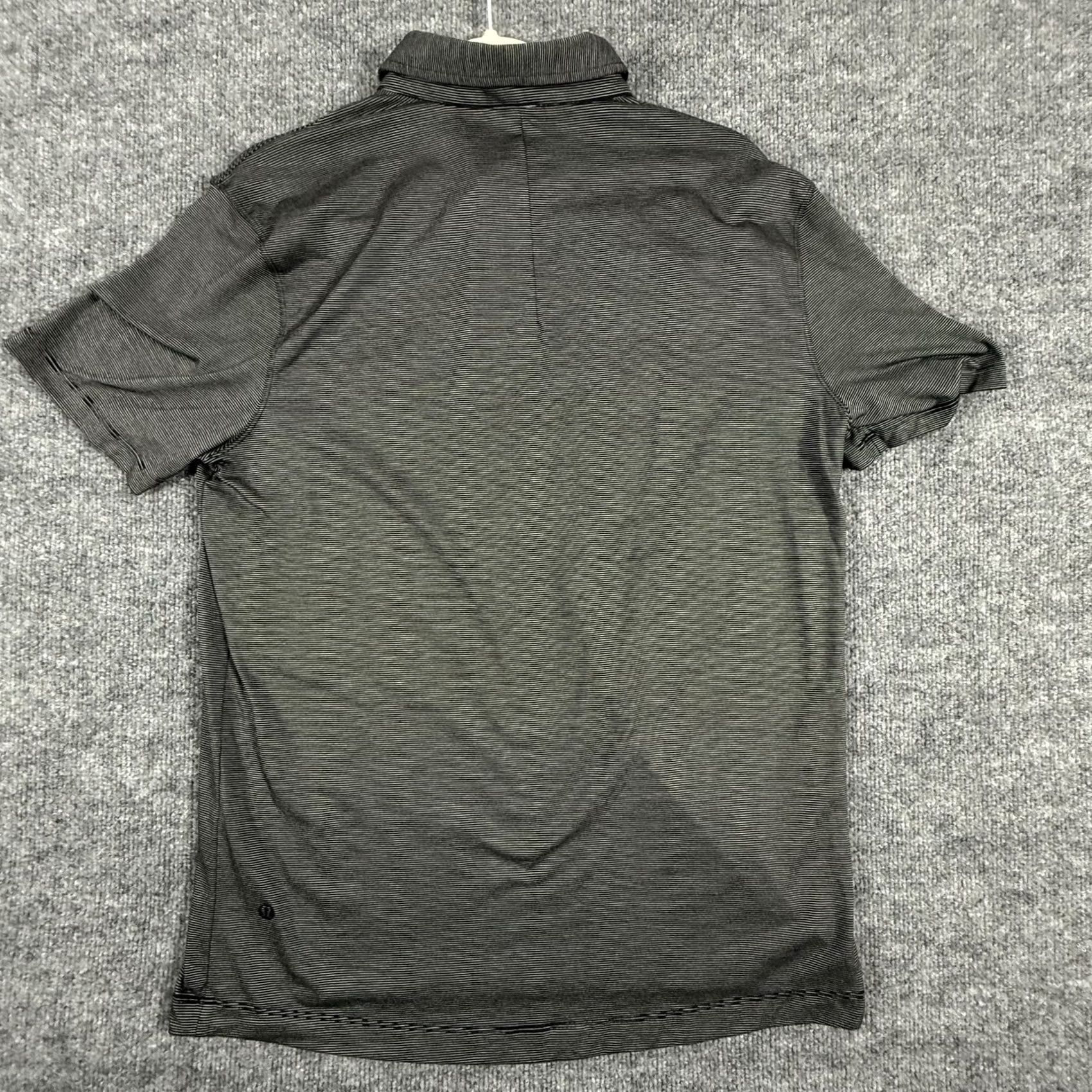 Lululemon Lululemon Polo Shirt Mens Large Black Gray Striped Lightweight Golf Performance Shirt Size US L / EU 52-54 / 3 - 6 Thumbnail