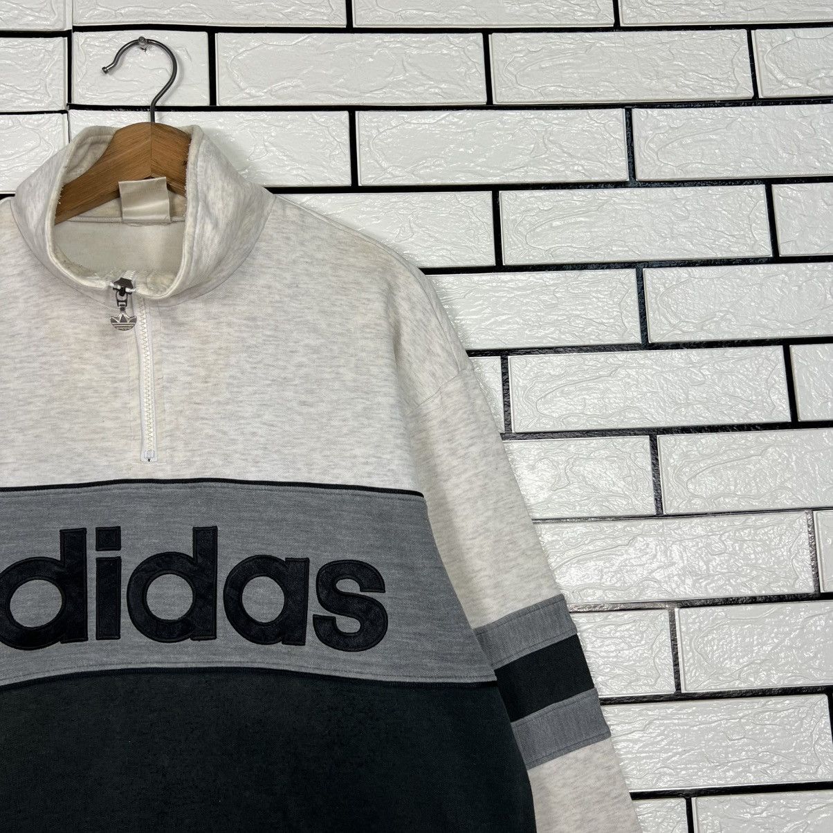 Adidas Vintage ADIDAS Big Logo Half Zipper Sweater #4028-C183 Size US L / EU 52-54 / 3 - 4 Thumbnail