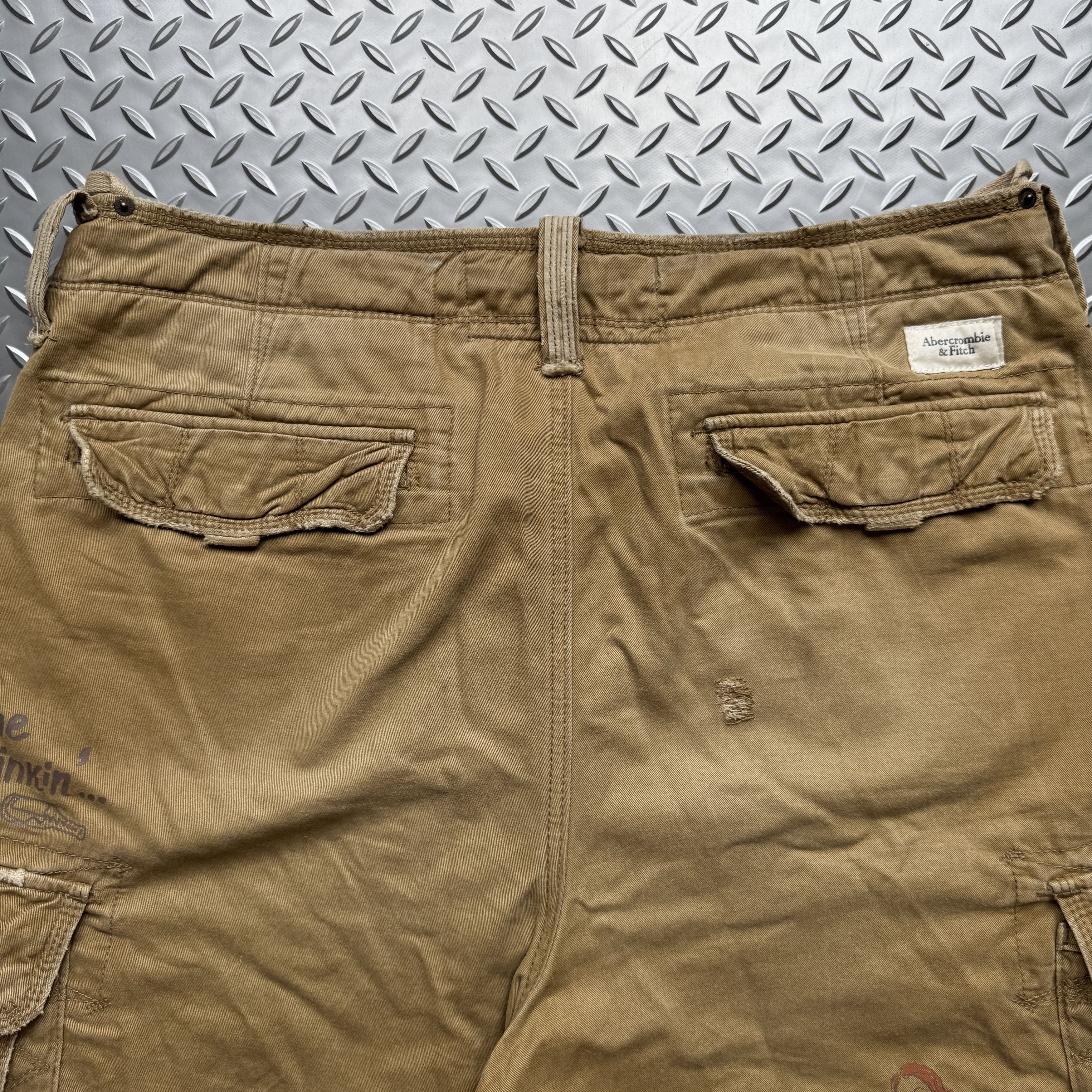 Abercrombie & Fitch Authentic Abercrombie & Fitch Distressed Cargo Shorts Size US 36 / EU 52 - 9 Thumbnail