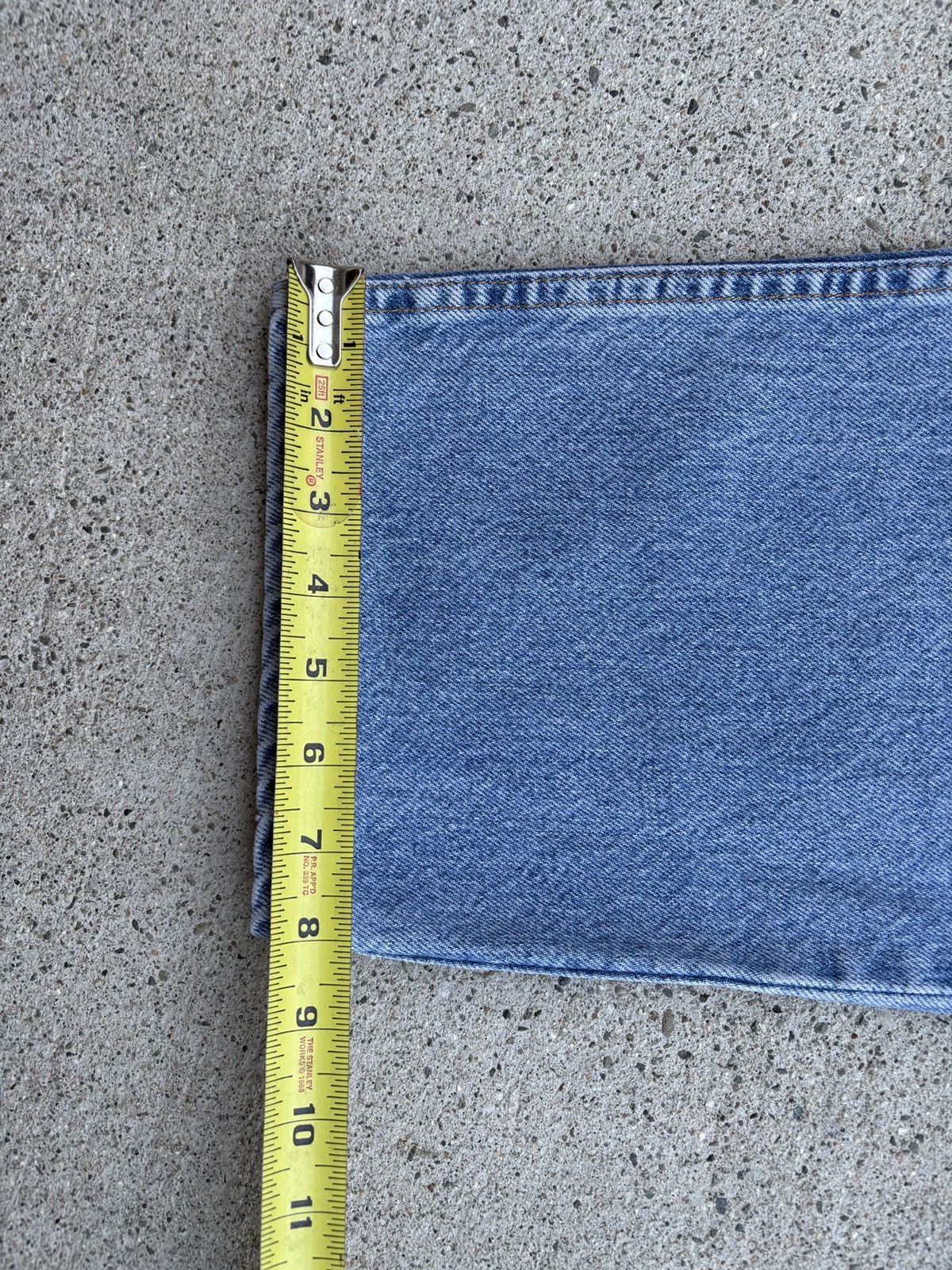 Levi's Vintage 2001 L. Indigo Levi’s 550 Relaxed Fit Jeans Size 36 Size US 36 / EU 52 - 5 Thumbnail