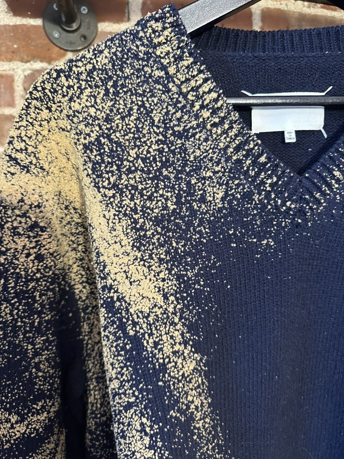 Maison Margiela SS/24 Sandstorm V-Neck Flocked Sweater Size US S / EU 44-46 / 1 - 3 Thumbnail