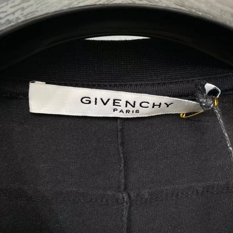 Givenchy Givenchy Short-sleeve T-shirt with camouflage patches, five Size US M / EU 48-50 / 2 - 6 Thumbnail