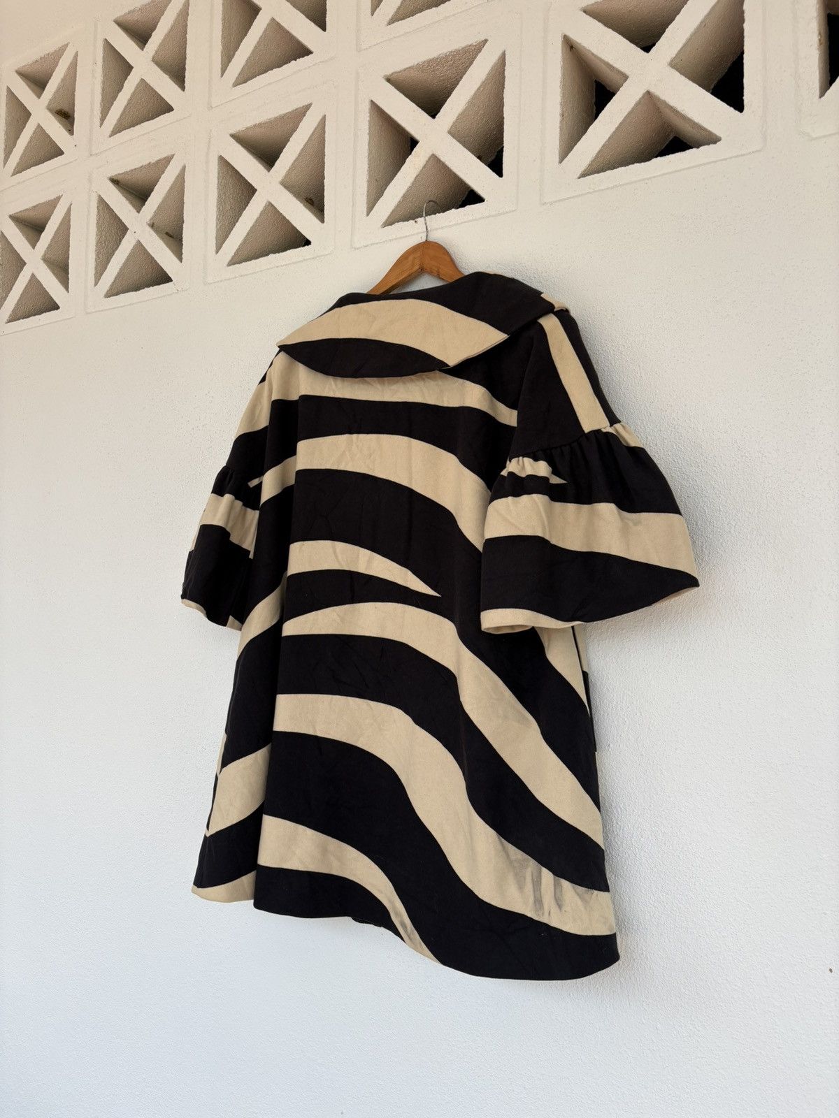 Moschino Moschino Cheap and Chic Oversized Zebra Stripe Coat Jacket Size US XL / EU 56 / 4 - 9 Thumbnail