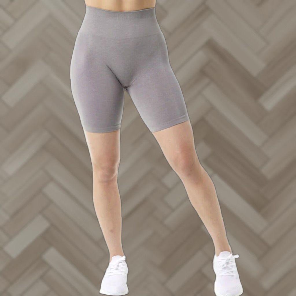 Vintage NWT Amplify Biker Shorts STORM GREY 7.5" 2XL Womens Activewear Scrunch Storm Gray NWT Amplify Biker Shorts 2XL Womens Size 40" / US 18 - 1 Thumbnail