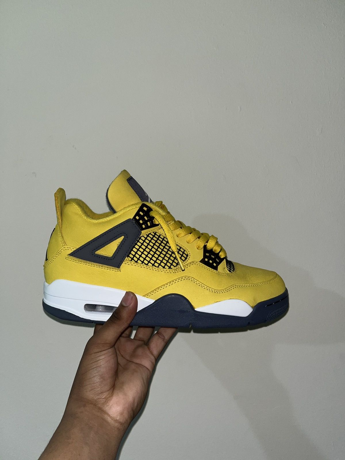 Jordan Brand × Nike Jordan 4 lightning Size US 8.5 / EU 41-42 - 9 Thumbnail