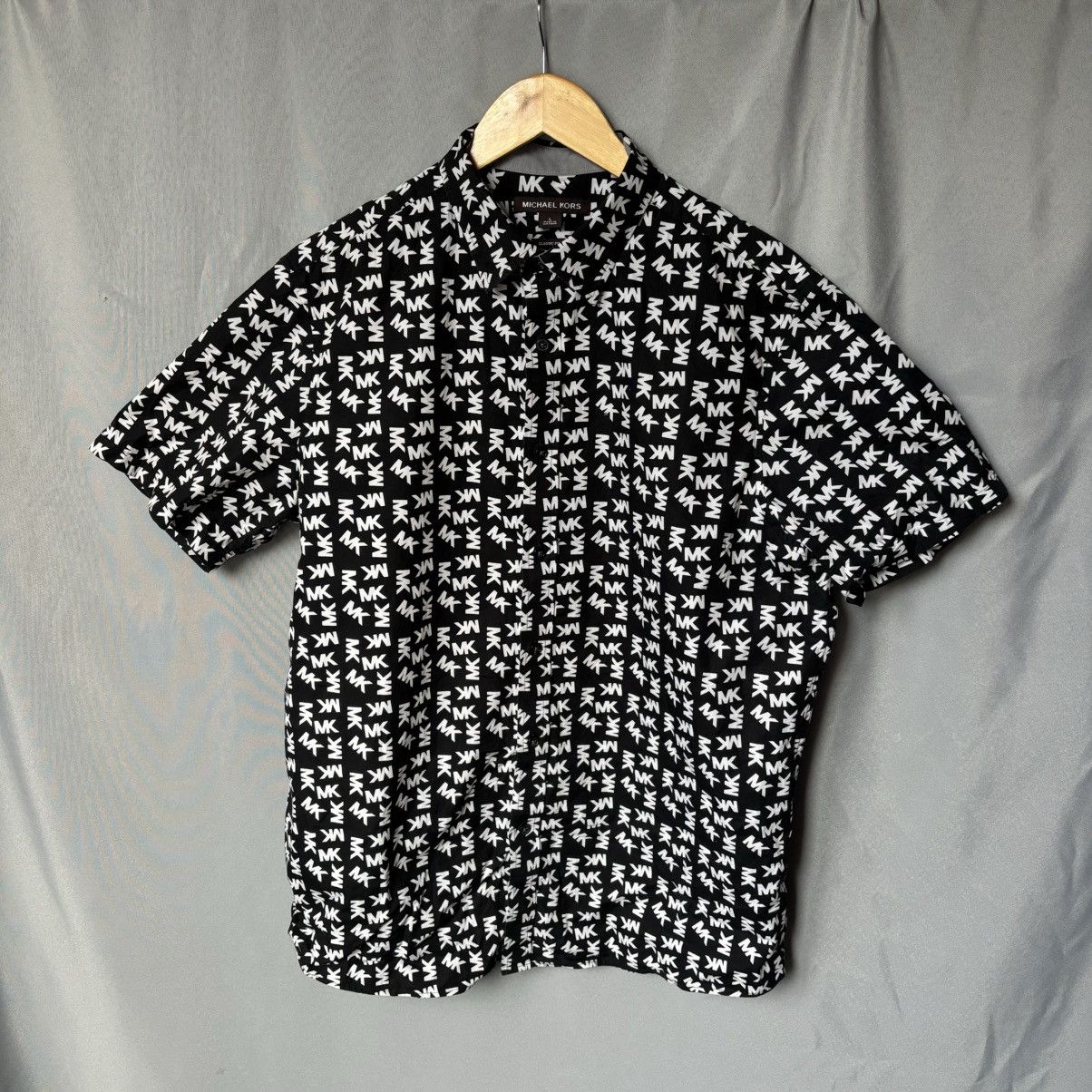 Michael Kors Michael Kors shirt button up large black luxury Size US L / EU 52-54 / 3 - 1 Thumbnail