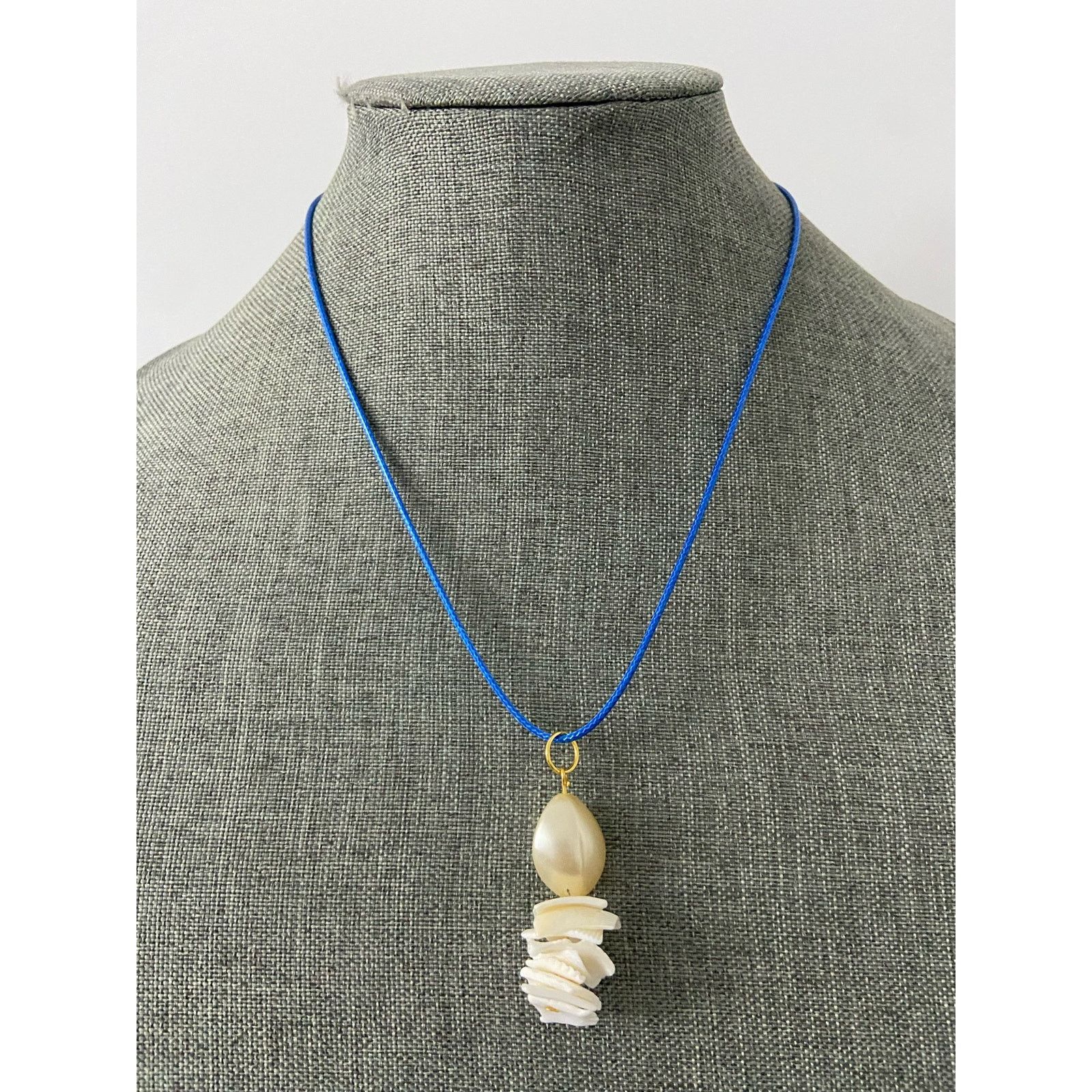 Handmade Faux pearl and shell pendant necklace Size ONE SIZE - 1 Thumbnail