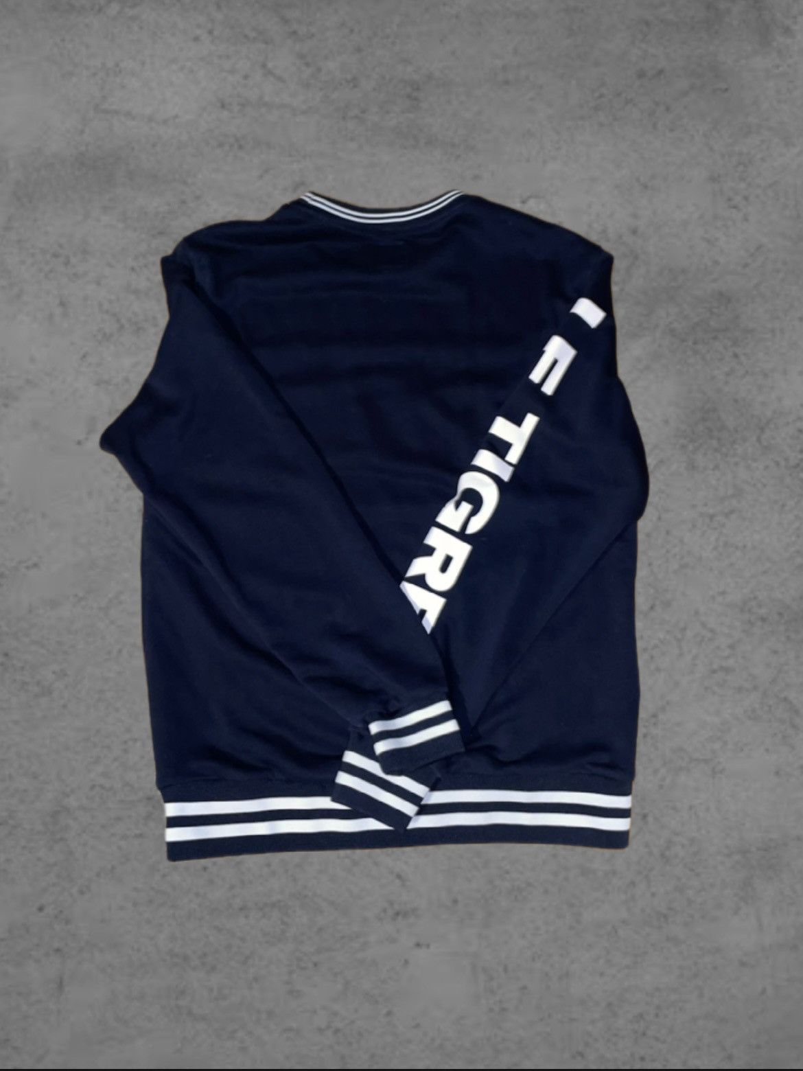 Le TIGRE Navy Le Tigre Graphic Sweatshirt Crewneck Size US L / EU 52-54 / 3 - 4 Thumbnail