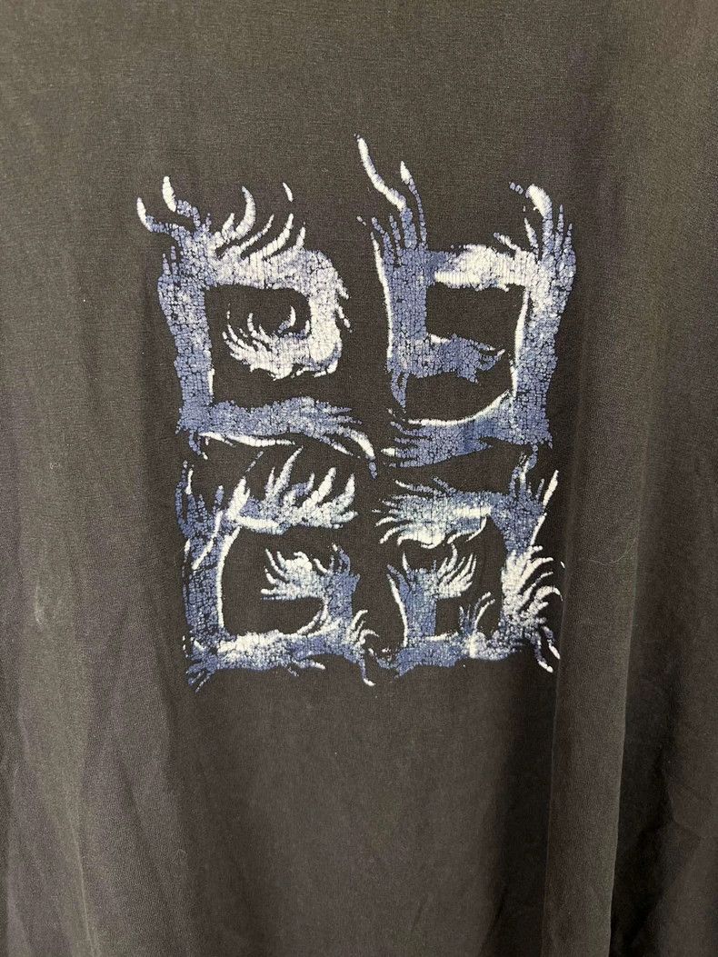 Givenchy Givenchy Four团 Flame Printed Logo Distressed Short Sleeve Size US XL / EU 56 / 4 - 5 Thumbnail