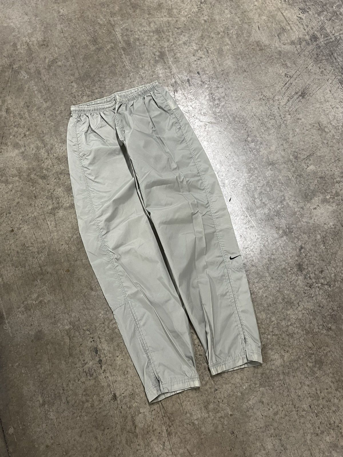 Nike × Vintage Nike track pants y2k nylon lightweight baggy streetwear Size US 30 / EU 46 - 1 Thumbnail