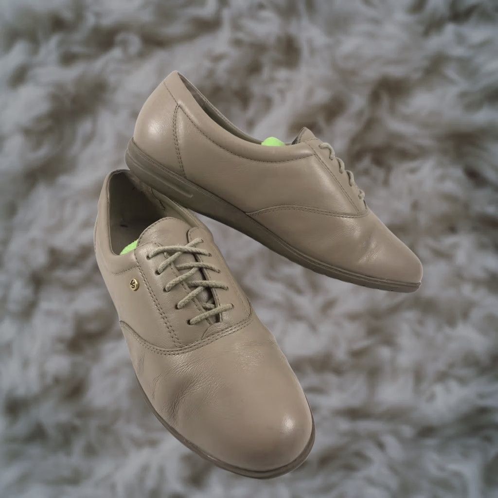 Vintage Easy Spirit 10-Motions Womens Size 7 Beige Leather LaceUp Walking Work Shoes-561 Mens Womens Girls Boys Size US 7 / IT 37 - 1 Thumbnail
