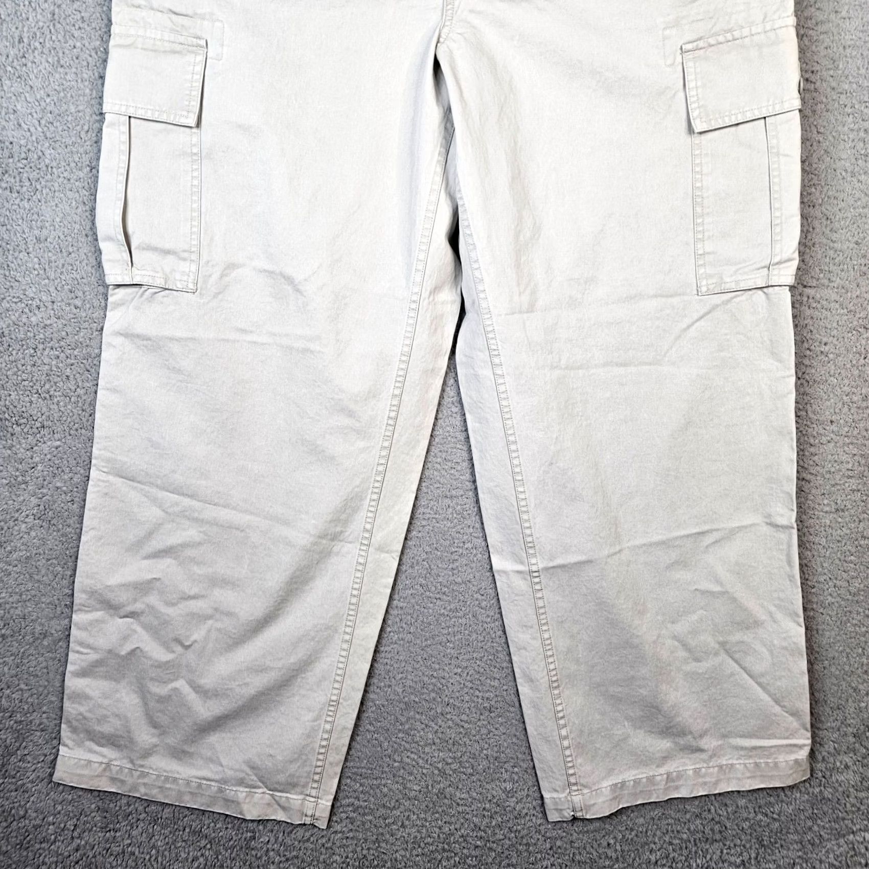 Gap VINTAGE GAP STANDARD Cargo Canvas Pants Size 38/30 Men Beige Regular Straight Cargo Pocket Front Flat Front Buttonless? No - keep original: Button Size US 38 / EU 54 - 6 Thumbnail