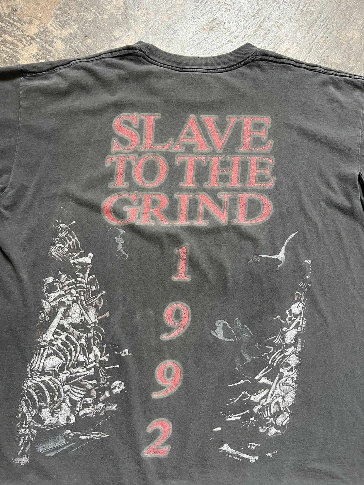 Band Tees × Vintage Vintage 1992 Skid Row Slave To The Grind thrashed T-shirt XL Size US XL / EU 56 / 4 - 7 Thumbnail