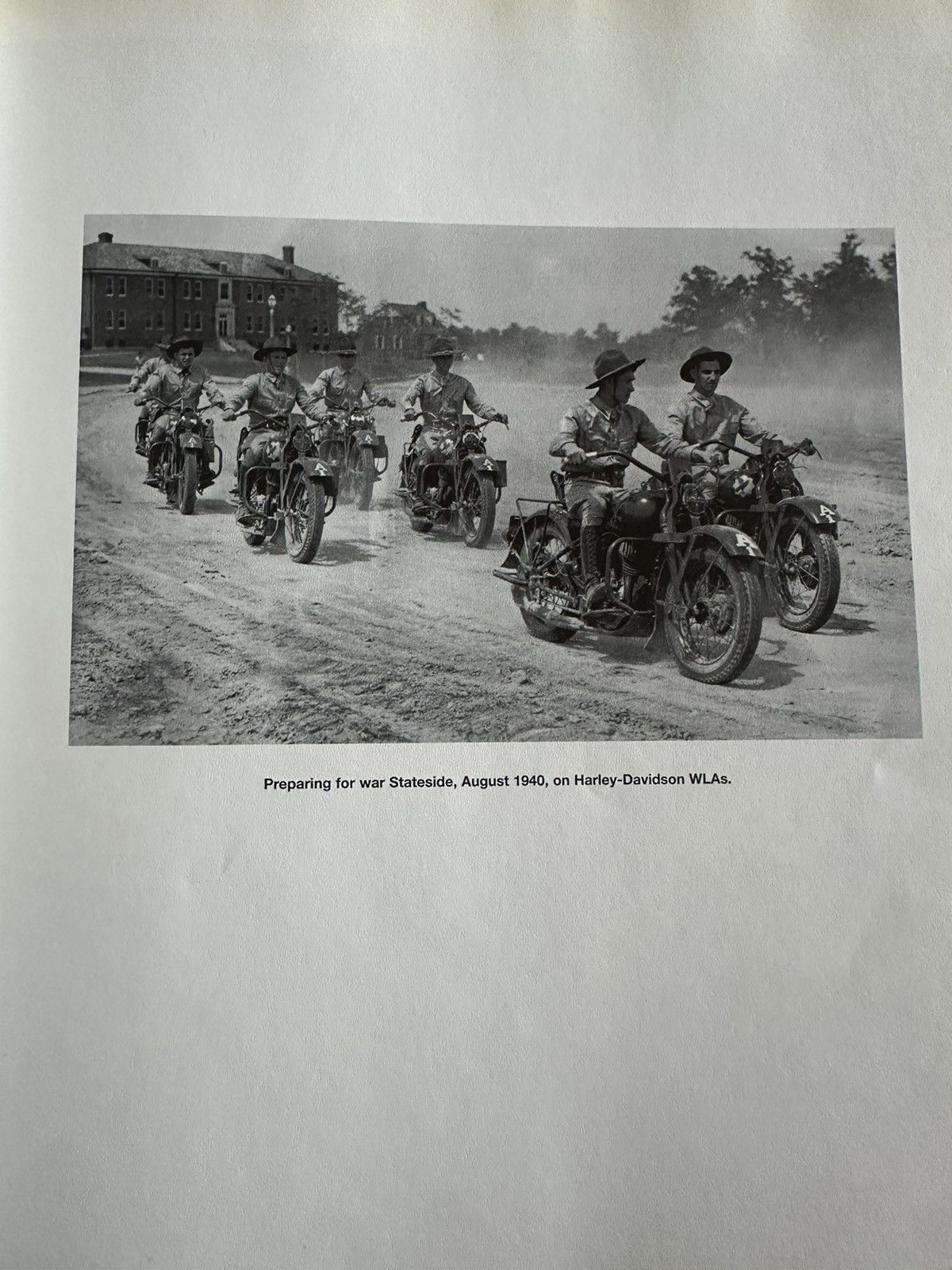Harley Davidson Concise history of Harley-Davidson Motorcycle Book Size ONE SIZE - 4 Thumbnail