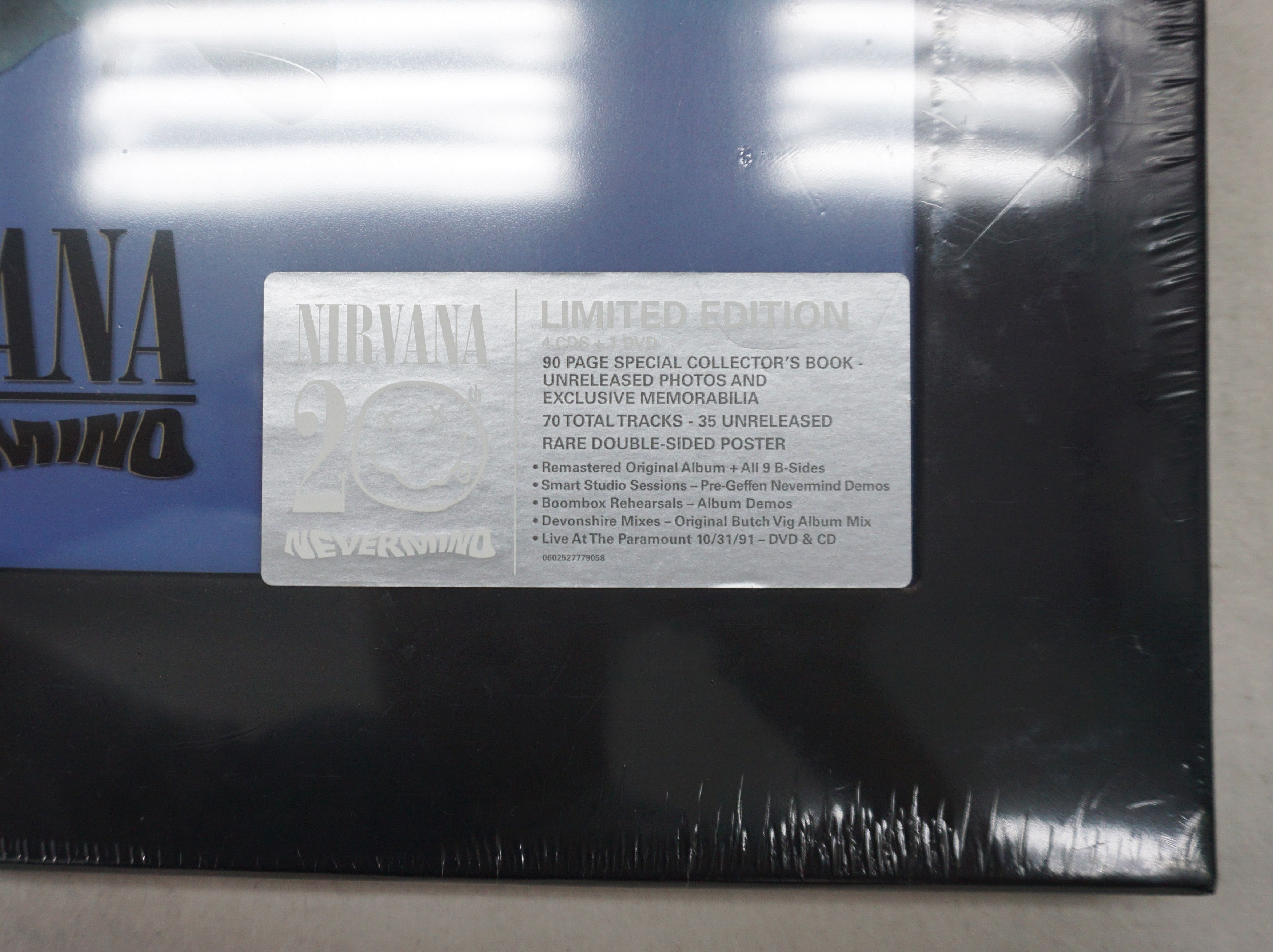 Band Tees × Vintage 2011 Nirvana "Nevermind 20th" 4CD/DVD limited Box Set Size ONE SIZE - 2 Thumbnail