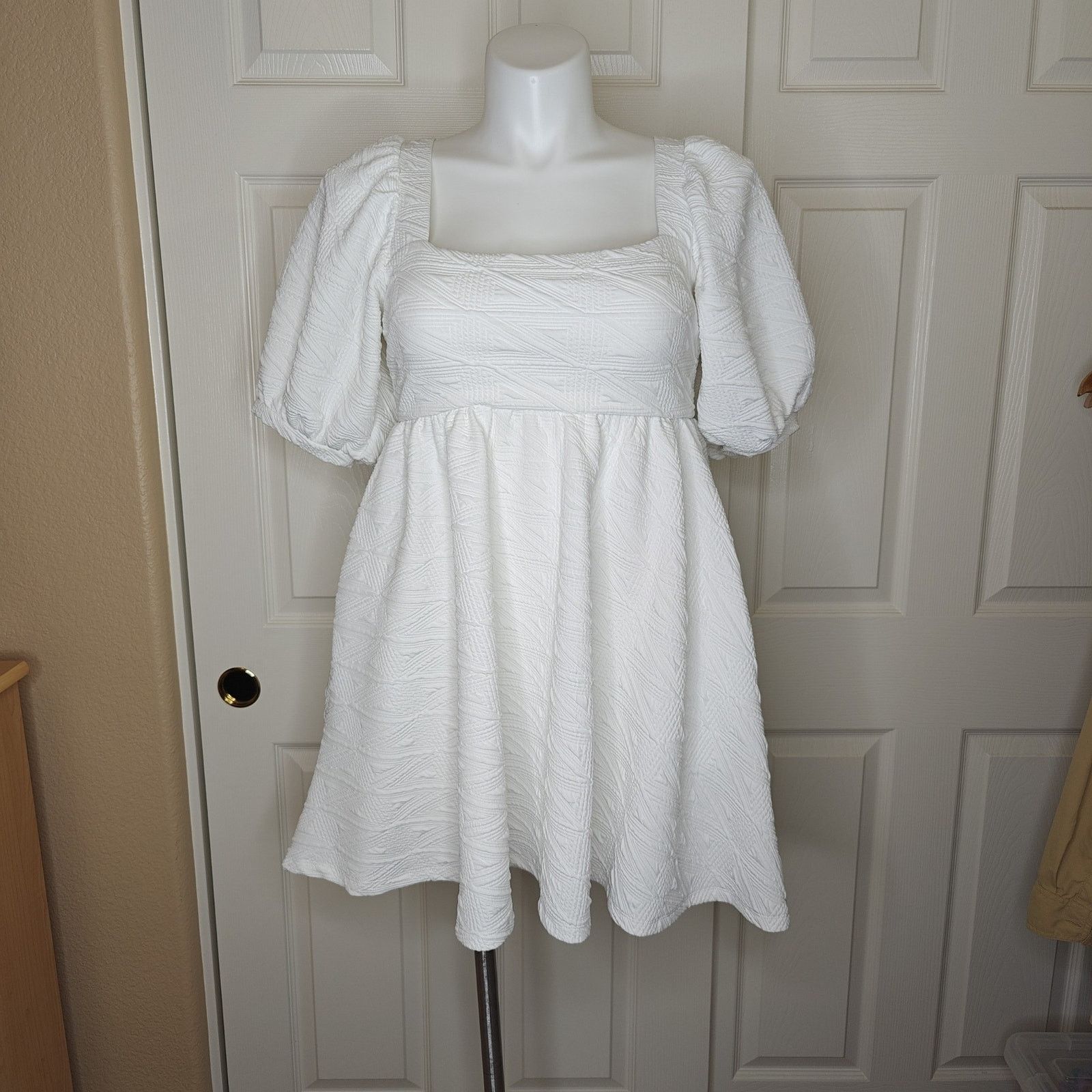 linen mini dresses Linen Mini Dress with Keyhole Detail M / White / 04287