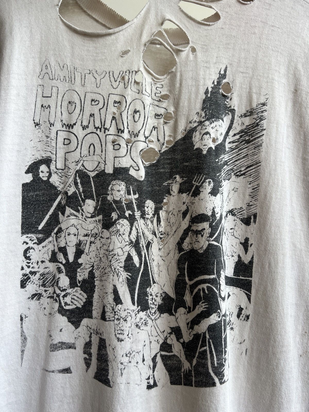 Vintage Vintage Thrashed Single Stitch 90s Amityville Horror Tee Size US L / EU 52-54 / 3 - 5 Thumbnail