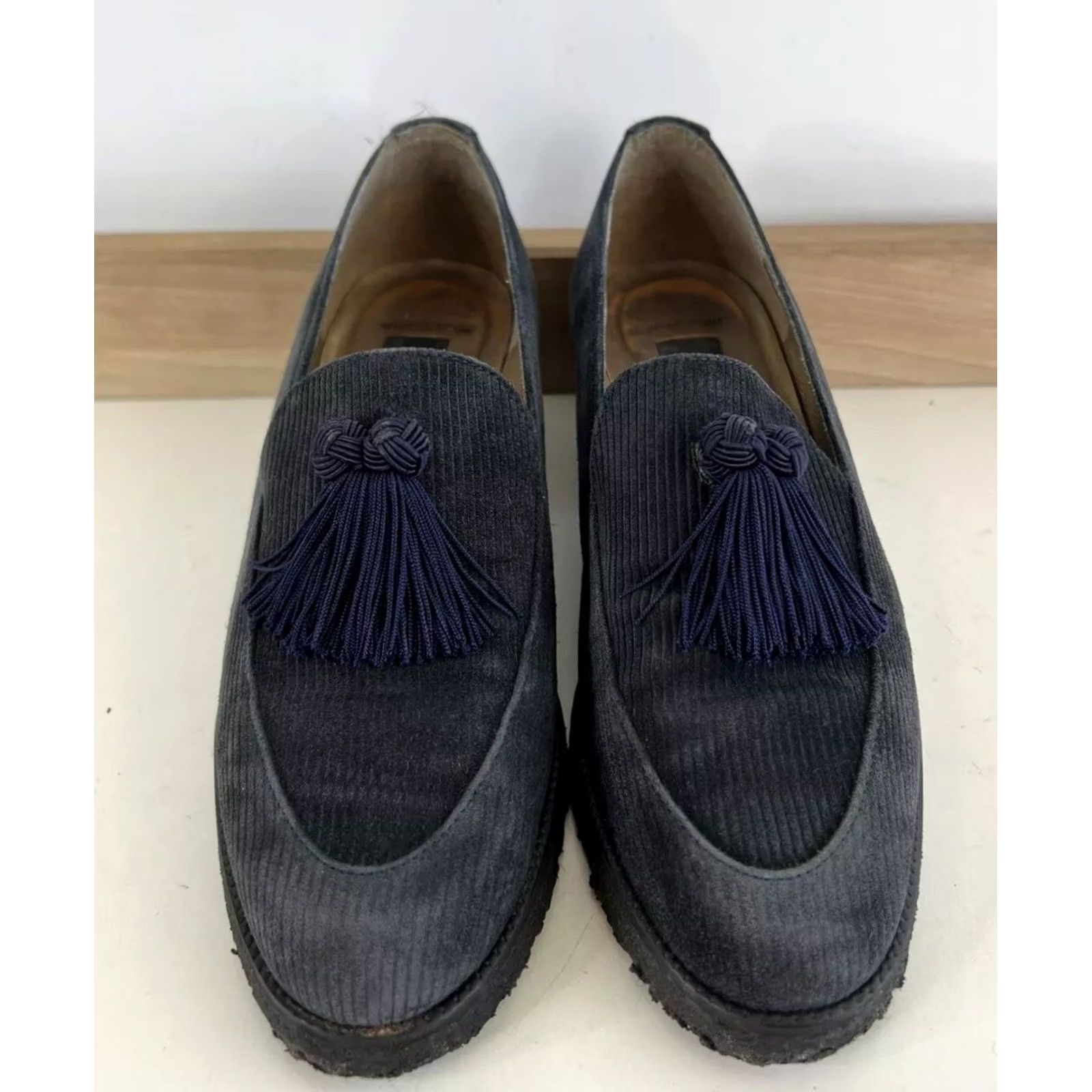 Stuart Weitzman VTG Stuart Weitzman Corduroy Tassel Loafers Women’s Size 6 Blue Corduroy Tassel Loafer Women's Flats 6 Mens? Size US 6 / IT 36 - 3 Thumbnail