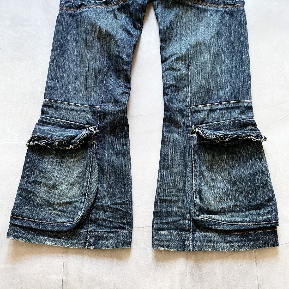 Marithe + Francois Girbaud RARE Marithe Francois Girbaud Cargo Flared Distressed Jeans Size 26" / US 2 / IT 38 - 3 Thumbnail