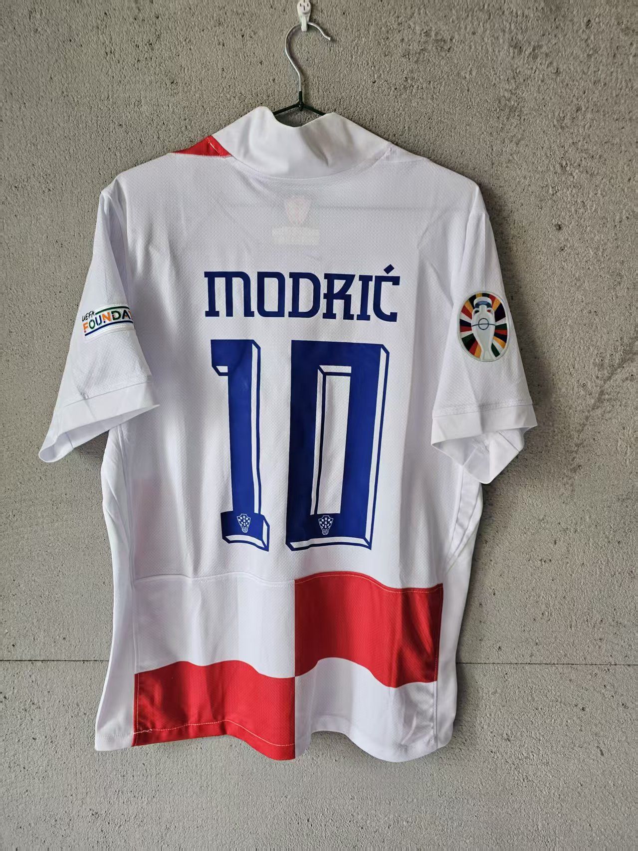 Other 2024 Croatia #10 Luka Modrić Jersey Home Size US XL / EU 56 / 4 - 1 Thumbnail