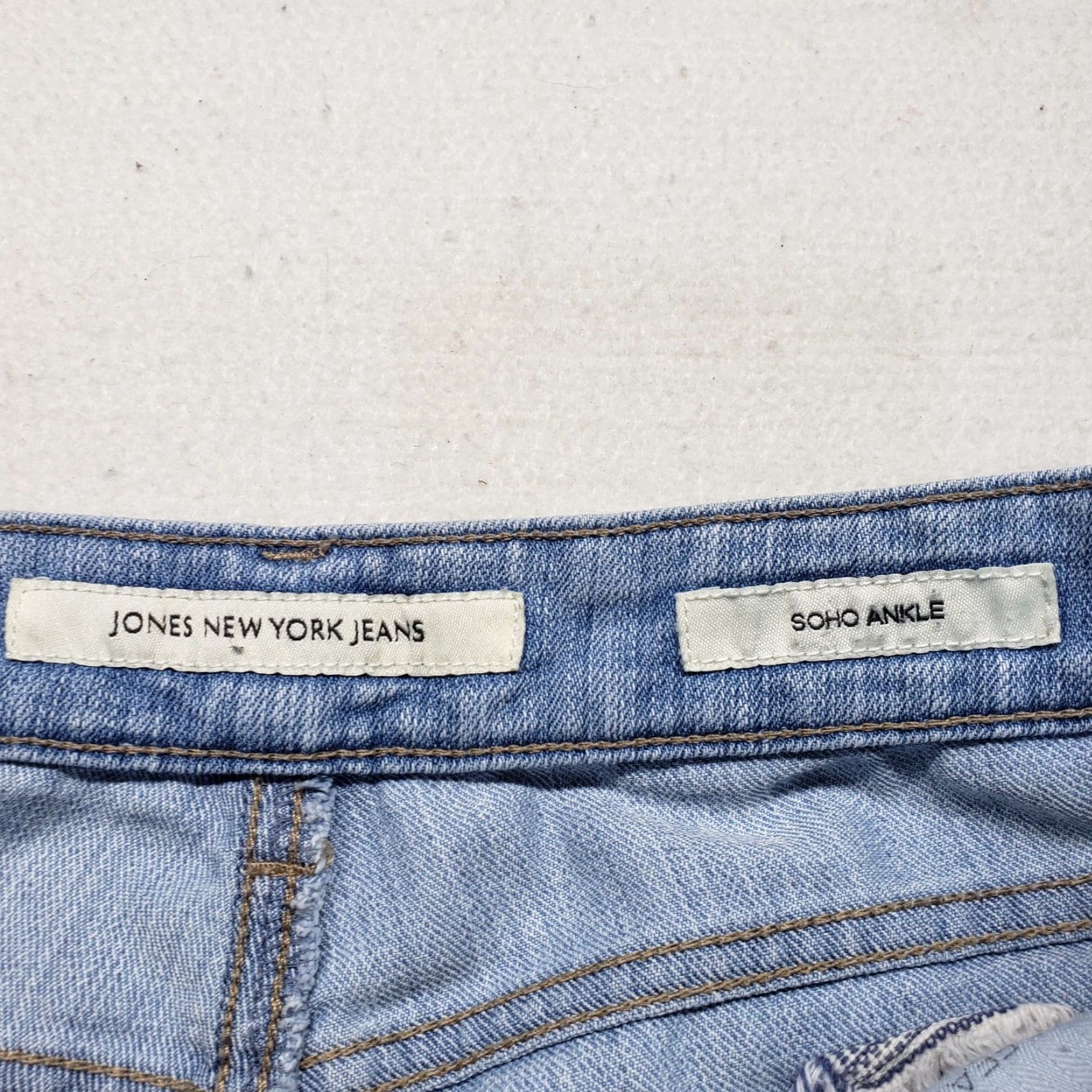 Jones New York VINTAGE Jones New York Jeans Women's Ankle Pants 8 Light Wash Denim Slimming Casual Size 30" / US 8 / IT 44 - 3 Thumbnail