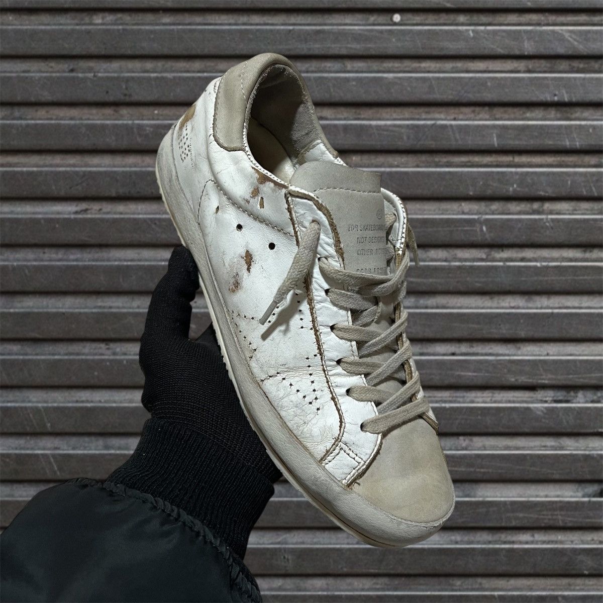 Golden Goose Golden Goose Superstar Perforated Star (Refurbished) Size US 6.5 / EU 39-40 - 1 Thumbnail